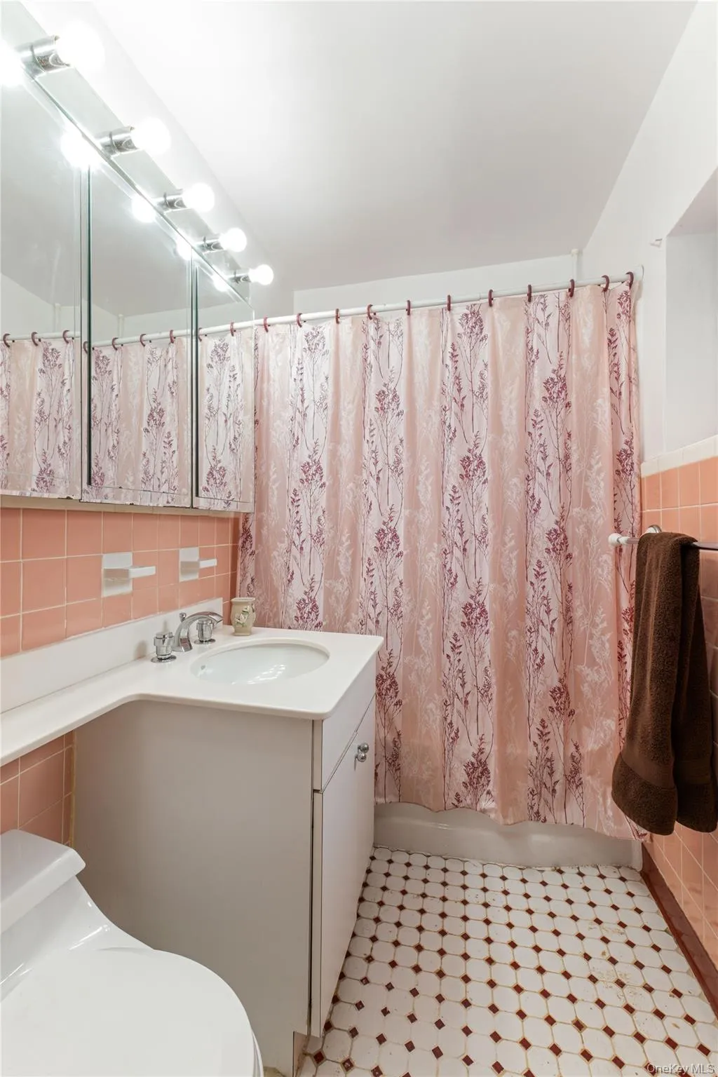 204-15 Foothill Ave., New York, NY, 2 Bedrooms Bedrooms, 5 Rooms Rooms,1 BathroomBathrooms,Residential,For Rent,Foothill Ave.,0,1022985 204-15 Foothill Ave., New York, NY, 2 Bedrooms Bedrooms, 5 Rooms Rooms,1 BathroomBathrooms,Residential,For Rent,Foothill Ave.,0,1022985