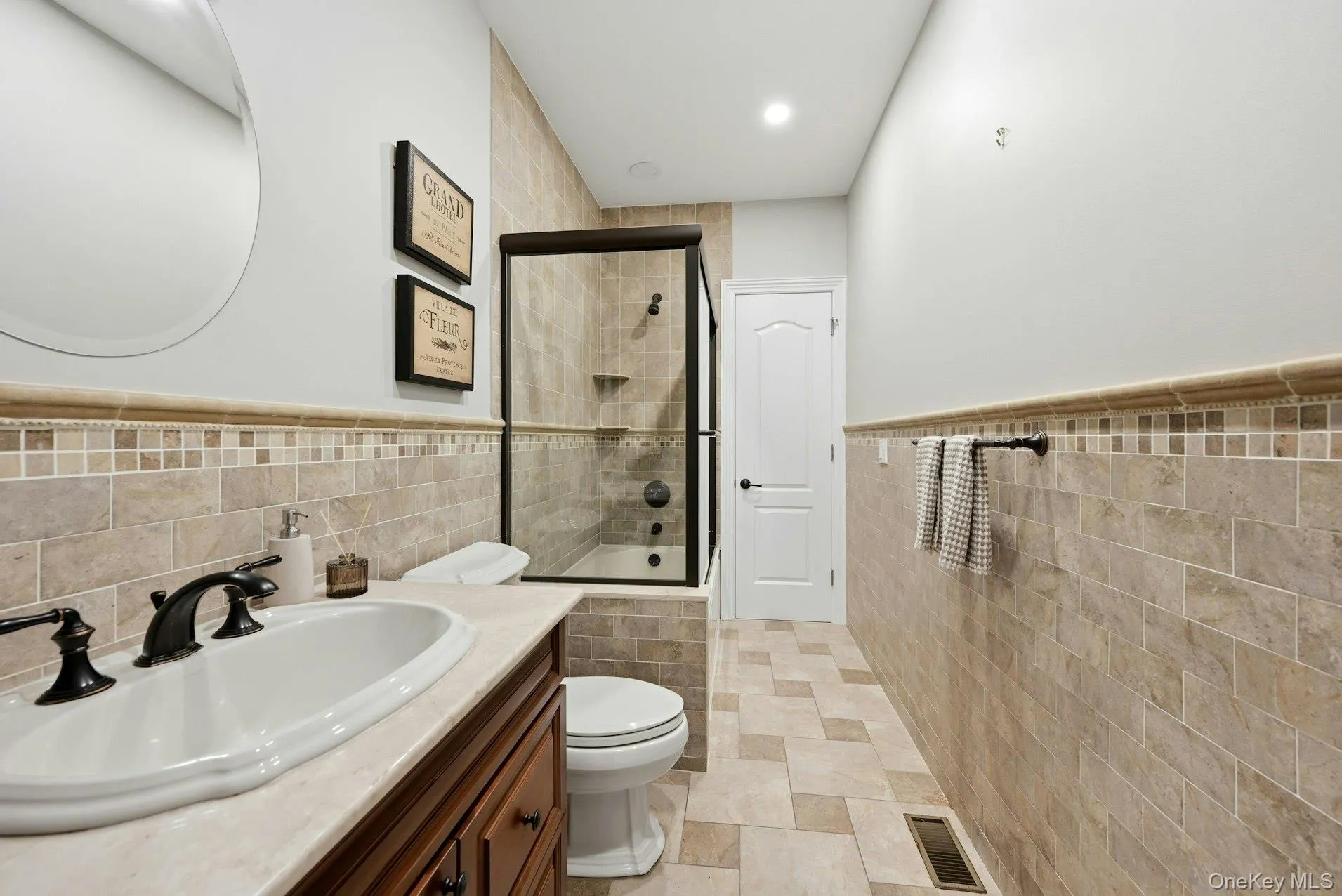 12 Glenridge Lane, Smithtown, NY, 4 Bedrooms Bedrooms, 8 Rooms Rooms,3 BathroomsBathrooms,Residential,For Rent,Glenridge,0,1022986 12 Glenridge Lane, Smithtown, NY, 4 Bedrooms Bedrooms, 8 Rooms Rooms,3 BathroomsBathrooms,Residential,For Rent,Glenridge,0,1022986