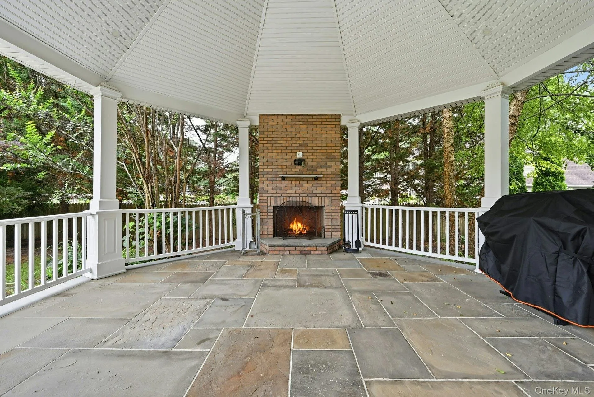 12 Glenridge Lane, Smithtown, NY, 4 Bedrooms Bedrooms, 8 Rooms Rooms,3 BathroomsBathrooms,Residential,For Rent,Glenridge,0,1022986 12 Glenridge Lane, Smithtown, NY, 4 Bedrooms Bedrooms, 8 Rooms Rooms,3 BathroomsBathrooms,Residential,For Rent,Glenridge,0,1022986