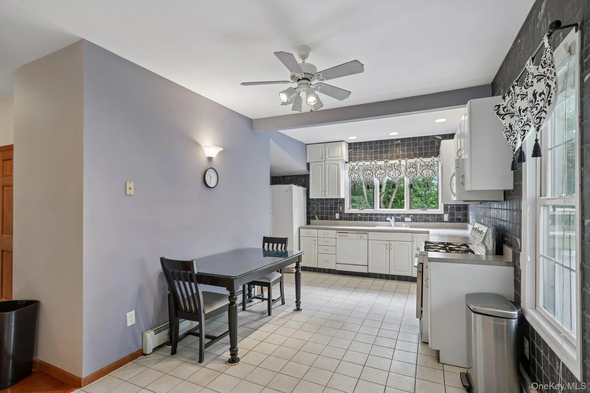 8 Sunset Heights, Monroe, NY, 2 Bedrooms Bedrooms, 6 Rooms Rooms,2 BathroomsBathrooms,Residential,For Rent,Sunset,0,1022990 8 Sunset Heights, Monroe, NY, 2 Bedrooms Bedrooms, 6 Rooms Rooms,2 BathroomsBathrooms,Residential,For Rent,Sunset,0,1022990