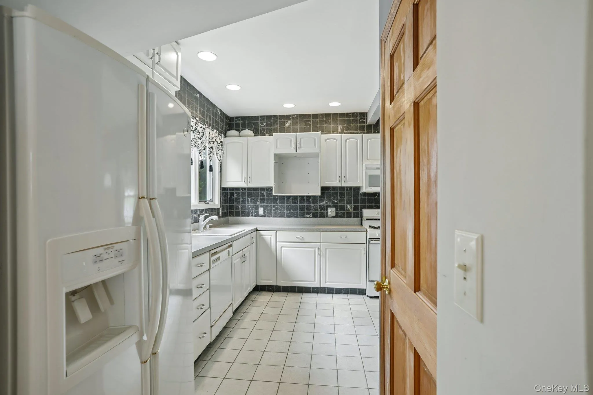 8 Sunset Heights, Monroe, NY, 2 Bedrooms Bedrooms, 6 Rooms Rooms,2 BathroomsBathrooms,Residential,For Rent,Sunset,0,1022990 8 Sunset Heights, Monroe, NY, 2 Bedrooms Bedrooms, 6 Rooms Rooms,2 BathroomsBathrooms,Residential,For Rent,Sunset,0,1022990