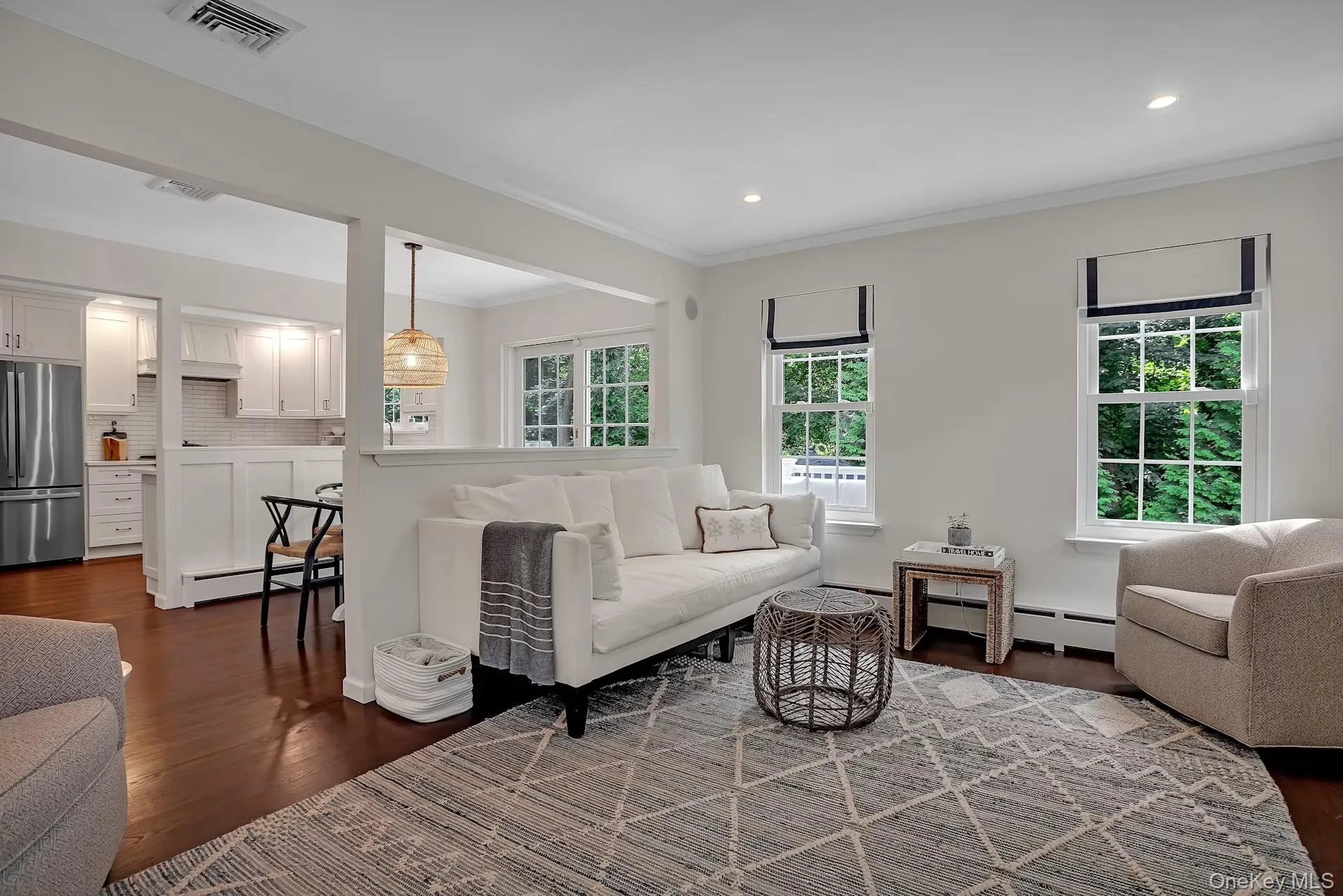 48 Southdown Road, Huntington, NY, 4 Bedrooms Bedrooms, 8 Rooms Rooms,3 BathroomsBathrooms,Residential,For Rent,Southdown,0,1022999 48 Southdown Road, Huntington, NY, 4 Bedrooms Bedrooms, 8 Rooms Rooms,3 BathroomsBathrooms,Residential,For Rent,Southdown,0,1022999