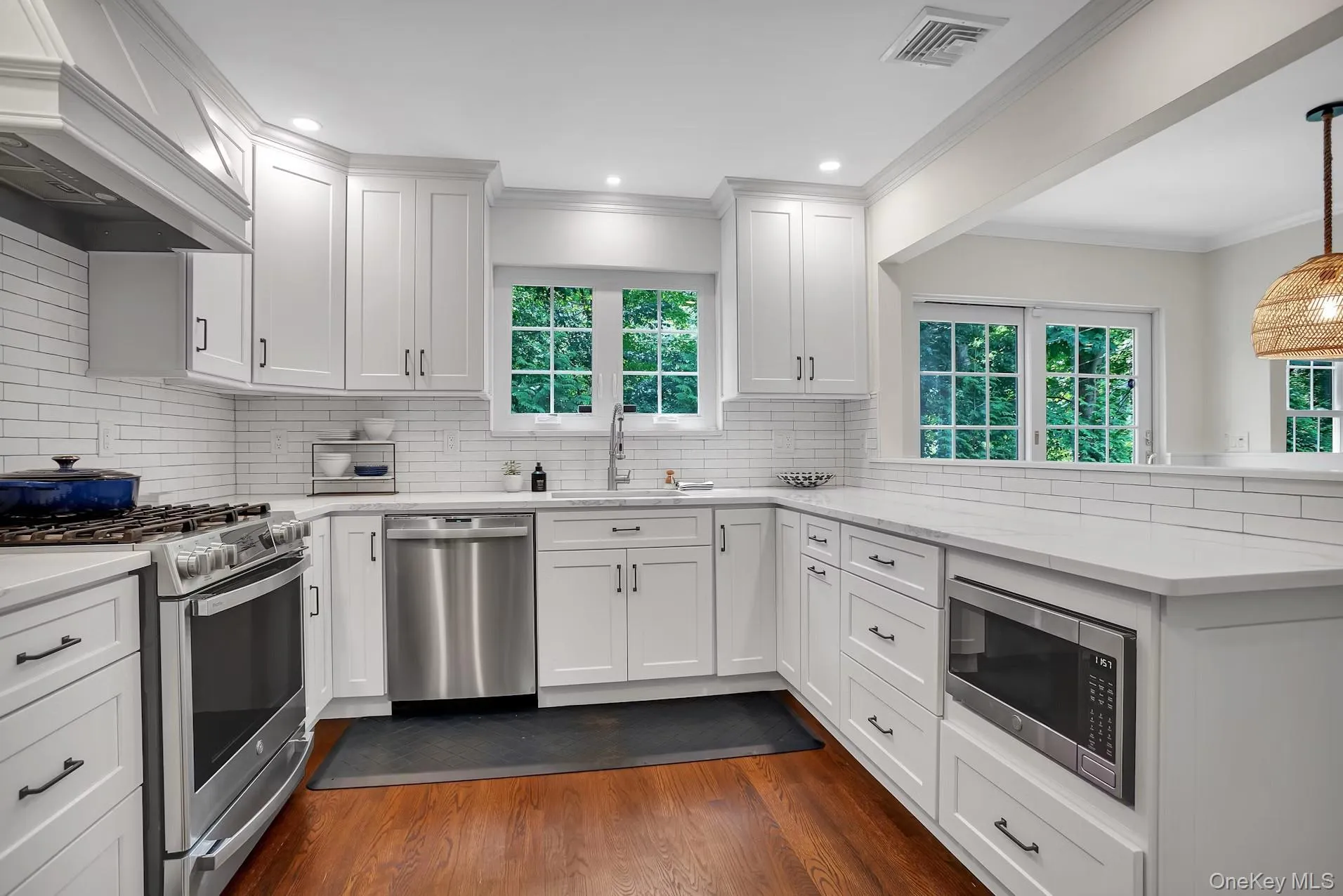48 Southdown Road, Huntington, NY, 4 Bedrooms Bedrooms, 8 Rooms Rooms,3 BathroomsBathrooms,Residential,For Rent,Southdown,0,1022999 48 Southdown Road, Huntington, NY, 4 Bedrooms Bedrooms, 8 Rooms Rooms,3 BathroomsBathrooms,Residential,For Rent,Southdown,0,1022999