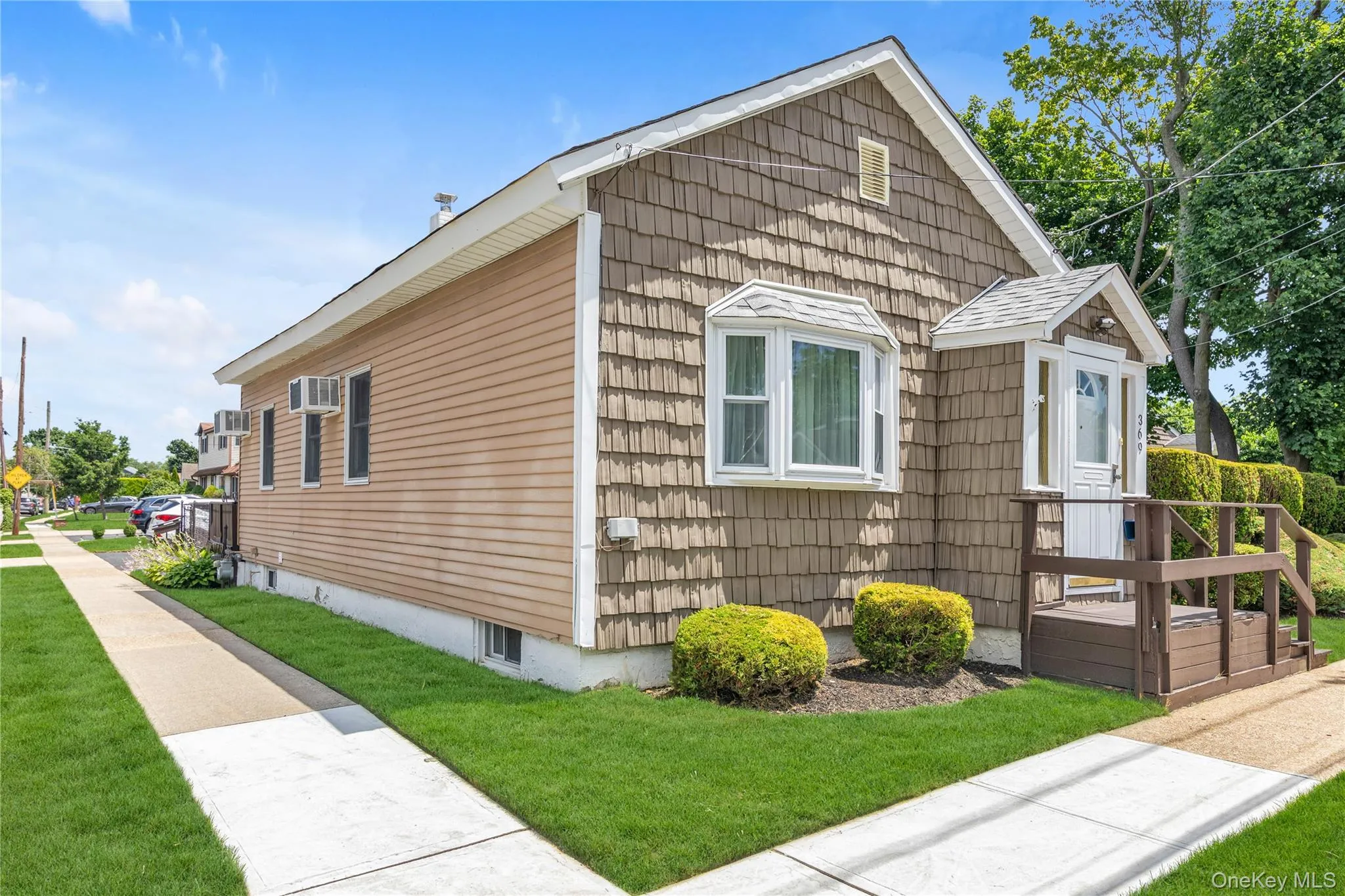 369 Maple Avenue, Hempstead, NY, 2 Bedrooms Bedrooms, 5 Rooms Rooms,1 BathroomBathrooms,Residential,For Rent,Maple,0,1023000 369 Maple Avenue, Hempstead, NY, 2 Bedrooms Bedrooms, 5 Rooms Rooms,1 BathroomBathrooms,Residential,For Rent,Maple,0,1023000