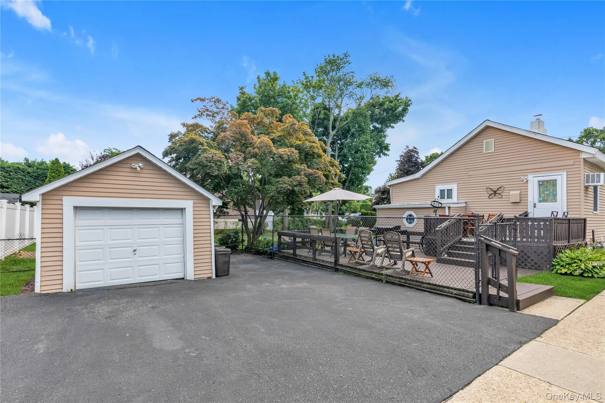369 Maple Avenue, Hempstead, NY, 2 Bedrooms Bedrooms, 5 Rooms Rooms,1 BathroomBathrooms,Residential,For Rent,Maple,0,1023000 369 Maple Avenue, Hempstead, NY, 2 Bedrooms Bedrooms, 5 Rooms Rooms,1 BathroomBathrooms,Residential,For Rent,Maple,0,1023000