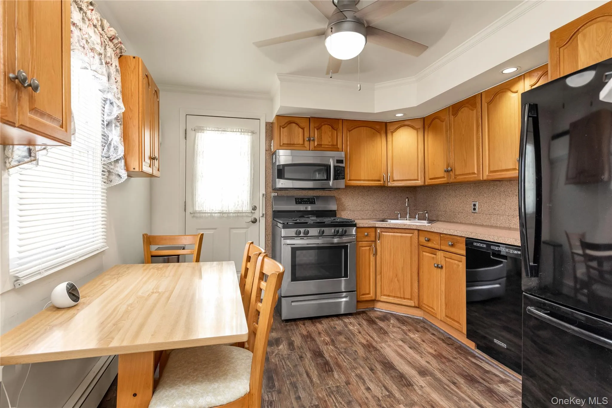 369 Maple Avenue, Hempstead, NY, 2 Bedrooms Bedrooms, 5 Rooms Rooms,1 BathroomBathrooms,Residential,For Rent,Maple,0,1023000 369 Maple Avenue, Hempstead, NY, 2 Bedrooms Bedrooms, 5 Rooms Rooms,1 BathroomBathrooms,Residential,For Rent,Maple,0,1023000