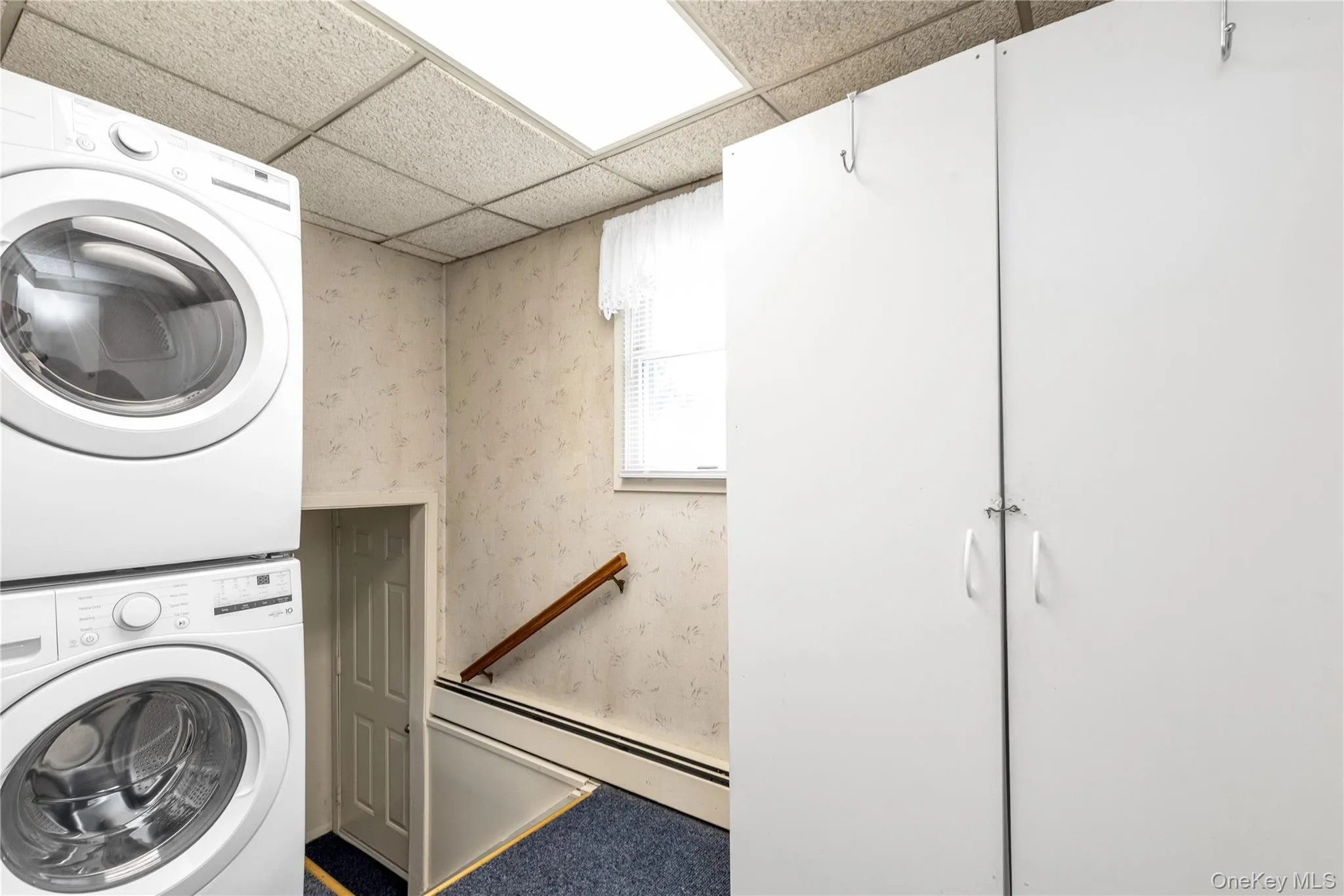 369 Maple Avenue, Hempstead, NY, 2 Bedrooms Bedrooms, 5 Rooms Rooms,1 BathroomBathrooms,Residential,For Rent,Maple,0,1023000 369 Maple Avenue, Hempstead, NY, 2 Bedrooms Bedrooms, 5 Rooms Rooms,1 BathroomBathrooms,Residential,For Rent,Maple,0,1023000
