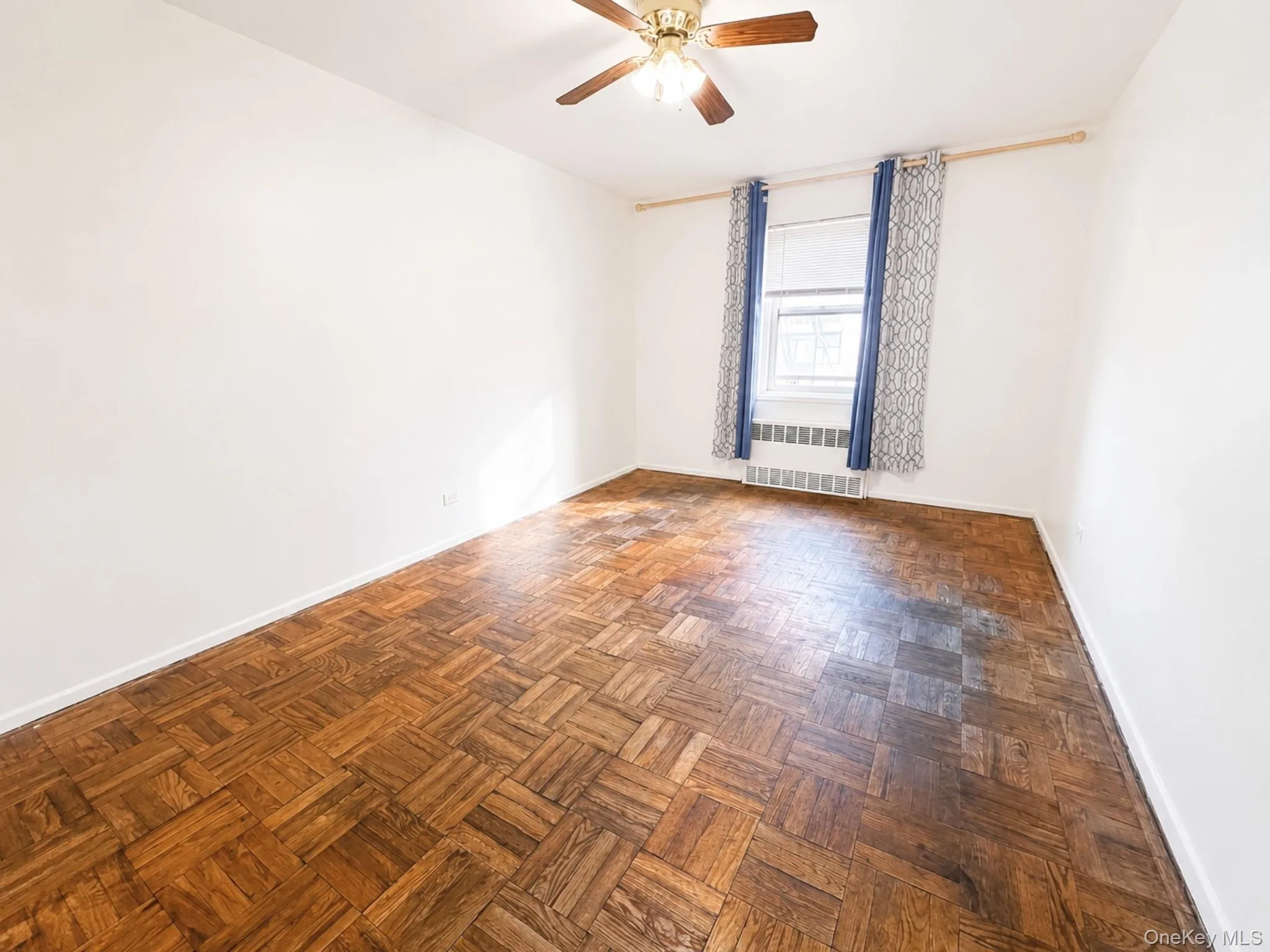 1010 Sherman Avenue, New York, NY, 2 Bedrooms Bedrooms, 5 Rooms Rooms,1 BathroomBathrooms,Residential,For Rent,Sherman,0,1023001 1010 Sherman Avenue, New York, NY, 2 Bedrooms Bedrooms, 5 Rooms Rooms,1 BathroomBathrooms,Residential,For Rent,Sherman,0,1023001
