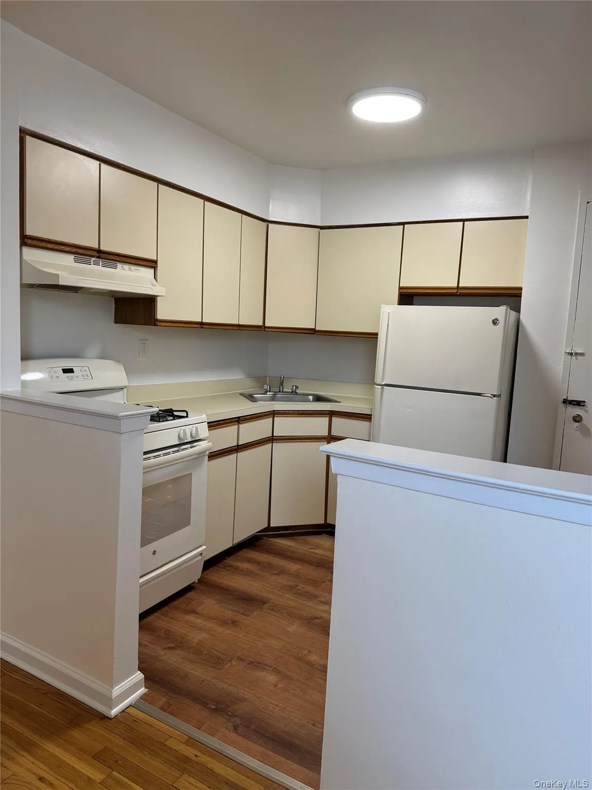 11 Lake Street, White Plains, NY, 2 Rooms Rooms,1 BathroomBathrooms,Residential Lease,For Rent,Lake,0,1023002 11 Lake Street, White Plains, NY, 2 Rooms Rooms,1 BathroomBathrooms,Residential Lease,For Rent,Lake,0,1023002