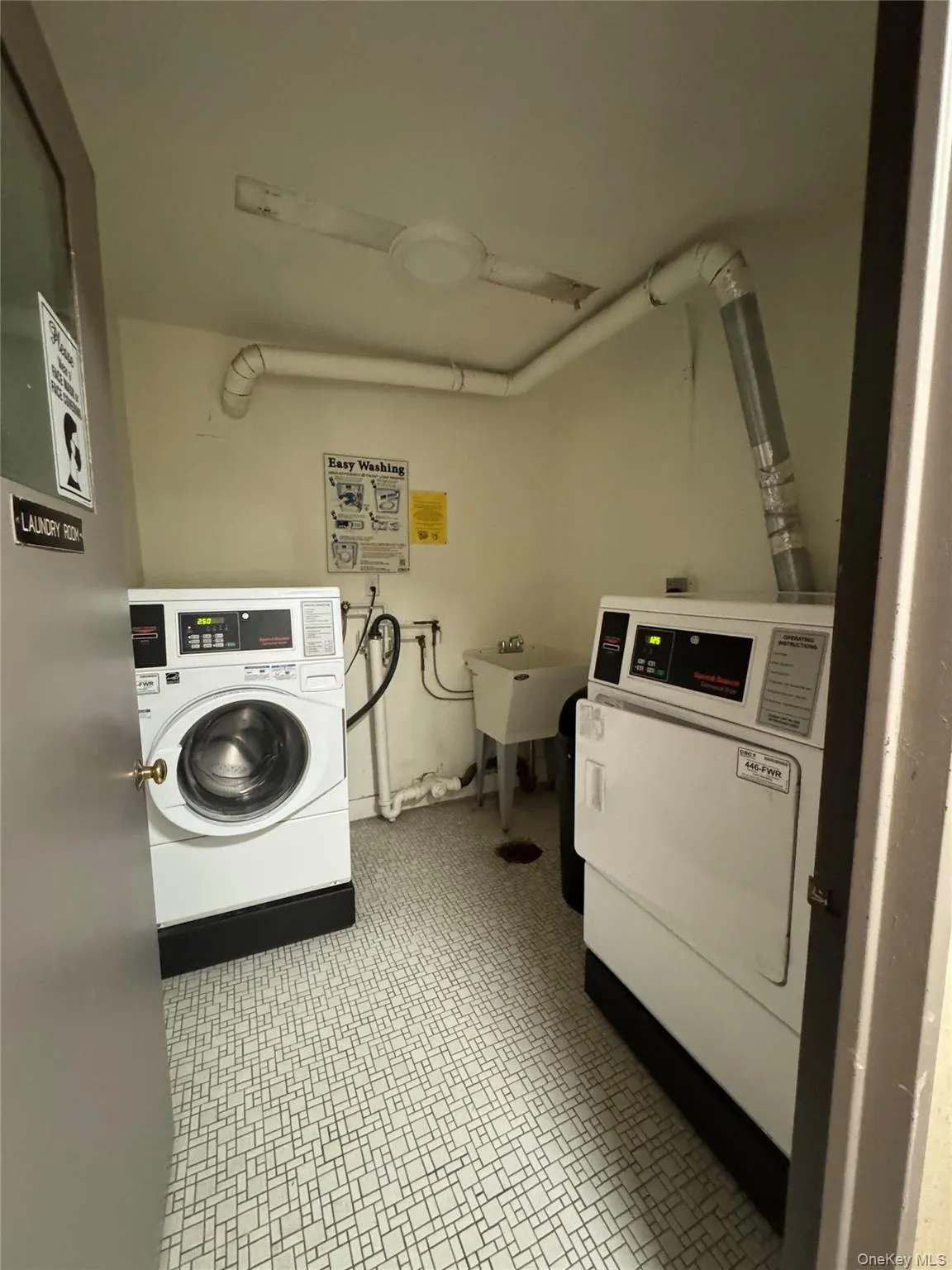 11 Lake Street, White Plains, NY, 2 Rooms Rooms,1 BathroomBathrooms,Residential Lease,For Rent,Lake,0,1023002 11 Lake Street, White Plains, NY, 2 Rooms Rooms,1 BathroomBathrooms,Residential Lease,For Rent,Lake,0,1023002