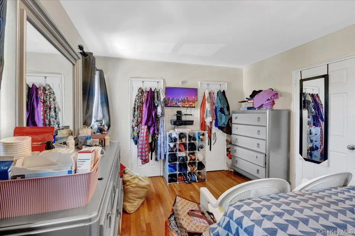 403 Torry Avenue, New York, NY, 4 Bedrooms Bedrooms, 10 Rooms Rooms,2 BathroomsBathrooms,Residential,For Rent,Torry,0,1023004 403 Torry Avenue, New York, NY, 4 Bedrooms Bedrooms, 10 Rooms Rooms,2 BathroomsBathrooms,Residential,For Rent,Torry,0,1023004