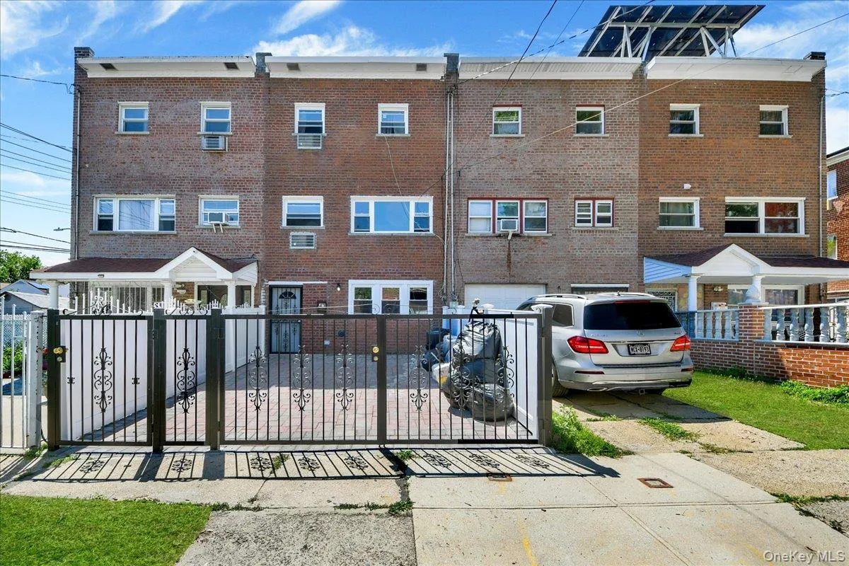 403 Torry Avenue, New York, NY, 4 Bedrooms Bedrooms, 10 Rooms Rooms,2 BathroomsBathrooms,Residential,For Rent,Torry,0,1023004 403 Torry Avenue, New York, NY, 4 Bedrooms Bedrooms, 10 Rooms Rooms,2 BathroomsBathrooms,Residential,For Rent,Torry,0,1023004