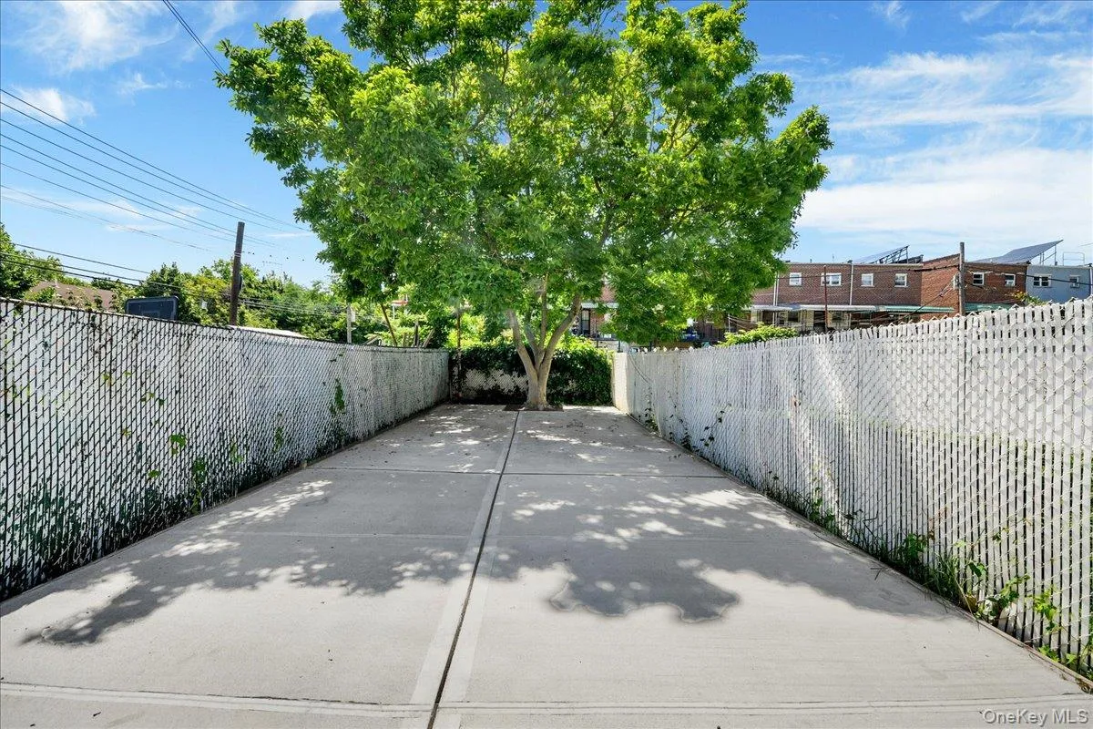 403 Torry Avenue, New York, NY, 4 Bedrooms Bedrooms, 10 Rooms Rooms,2 BathroomsBathrooms,Residential,For Rent,Torry,0,1023004 403 Torry Avenue, New York, NY, 4 Bedrooms Bedrooms, 10 Rooms Rooms,2 BathroomsBathrooms,Residential,For Rent,Torry,0,1023004