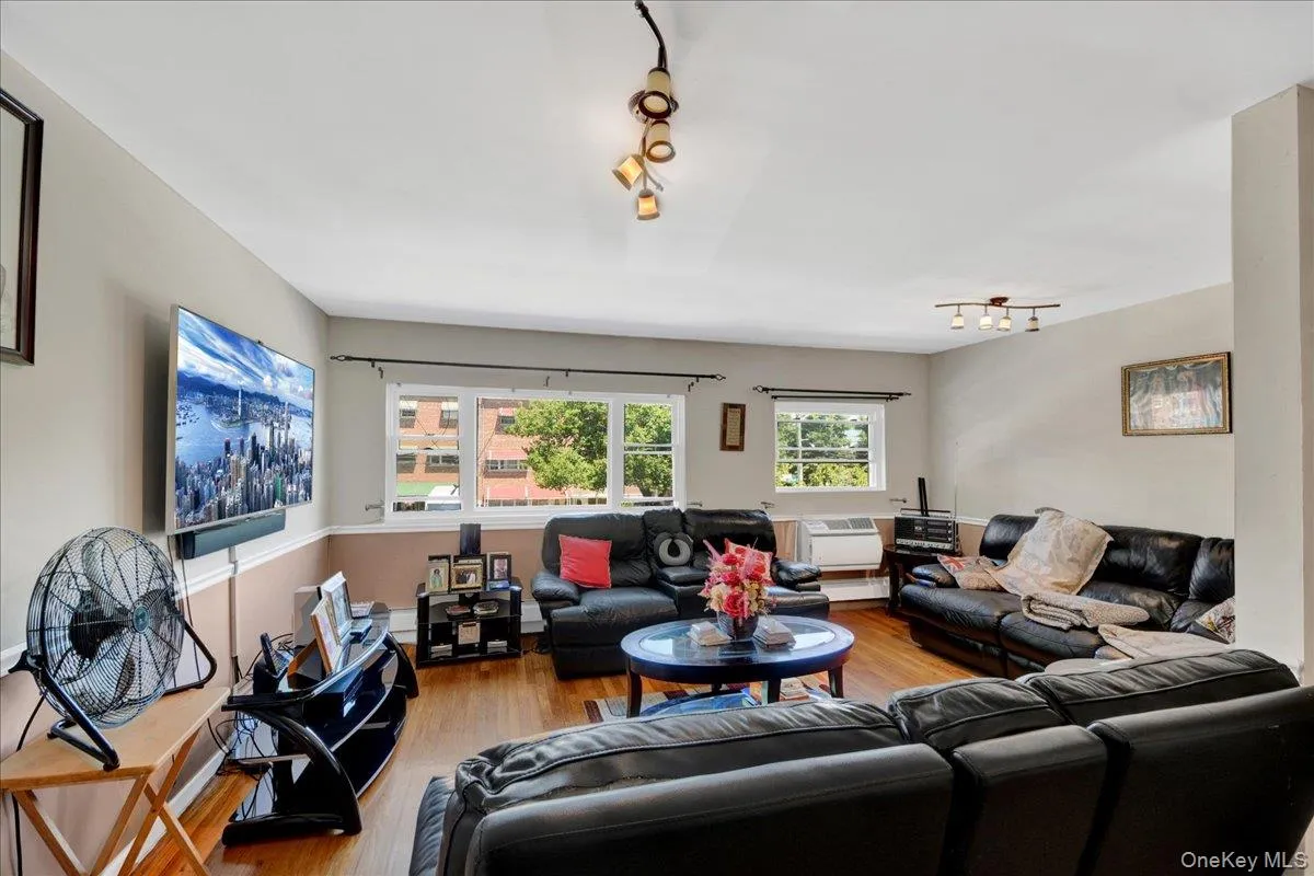403 Torry Avenue, New York, NY, 4 Bedrooms Bedrooms, 10 Rooms Rooms,2 BathroomsBathrooms,Residential,For Rent,Torry,0,1023004 403 Torry Avenue, New York, NY, 4 Bedrooms Bedrooms, 10 Rooms Rooms,2 BathroomsBathrooms,Residential,For Rent,Torry,0,1023004