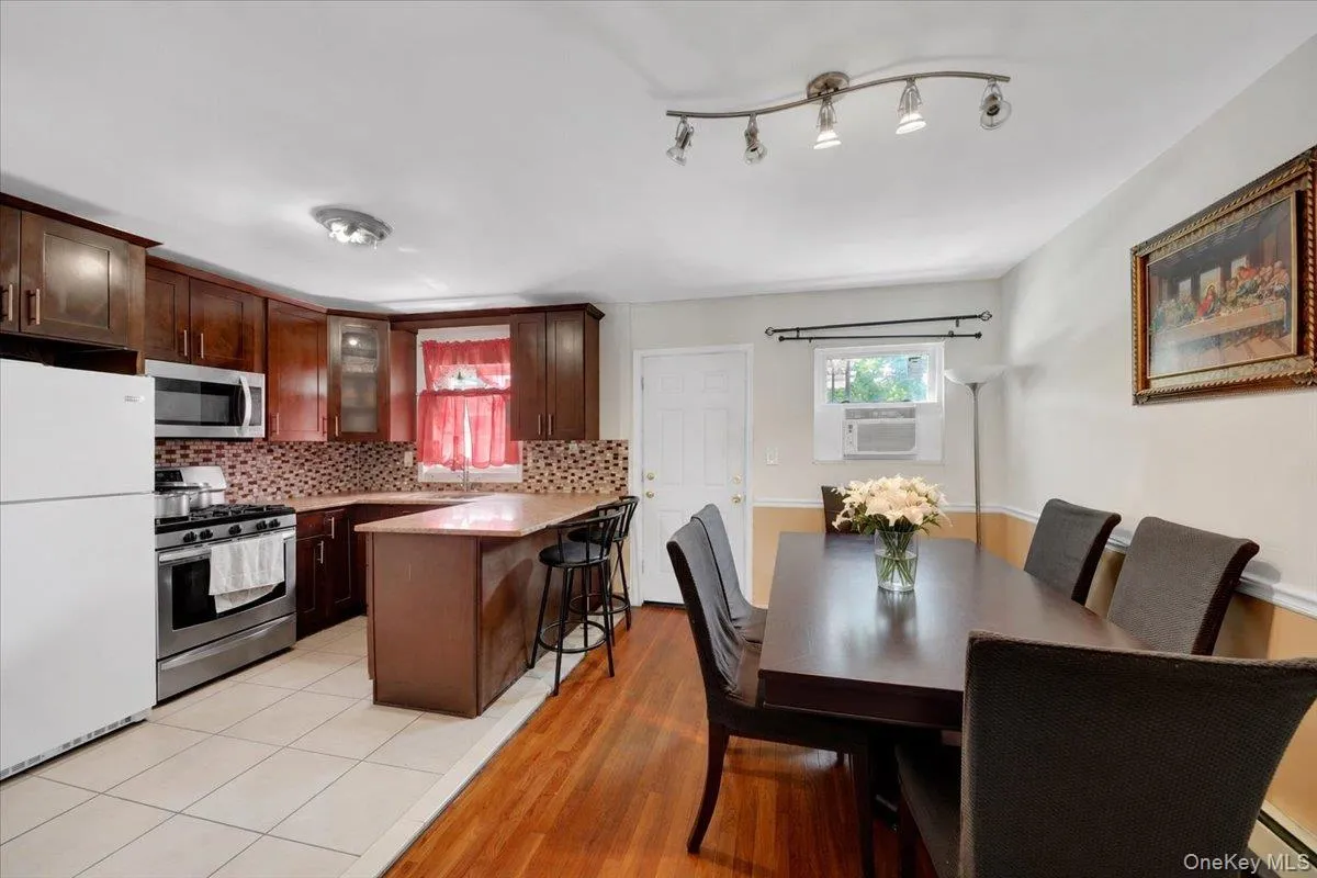 403 Torry Avenue, New York, NY, 4 Bedrooms Bedrooms, 10 Rooms Rooms,2 BathroomsBathrooms,Residential,For Rent,Torry,0,1023004 403 Torry Avenue, New York, NY, 4 Bedrooms Bedrooms, 10 Rooms Rooms,2 BathroomsBathrooms,Residential,For Rent,Torry,0,1023004