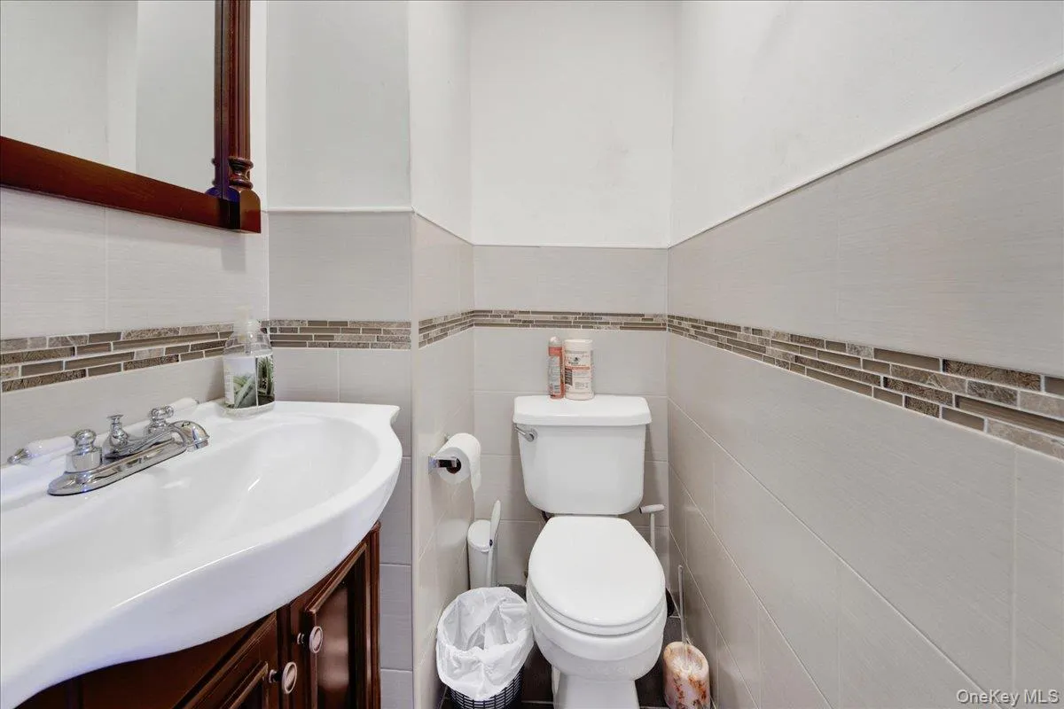 403 Torry Avenue, New York, NY, 4 Bedrooms Bedrooms, 10 Rooms Rooms,2 BathroomsBathrooms,Residential,For Rent,Torry,0,1023004 403 Torry Avenue, New York, NY, 4 Bedrooms Bedrooms, 10 Rooms Rooms,2 BathroomsBathrooms,Residential,For Rent,Torry,0,1023004