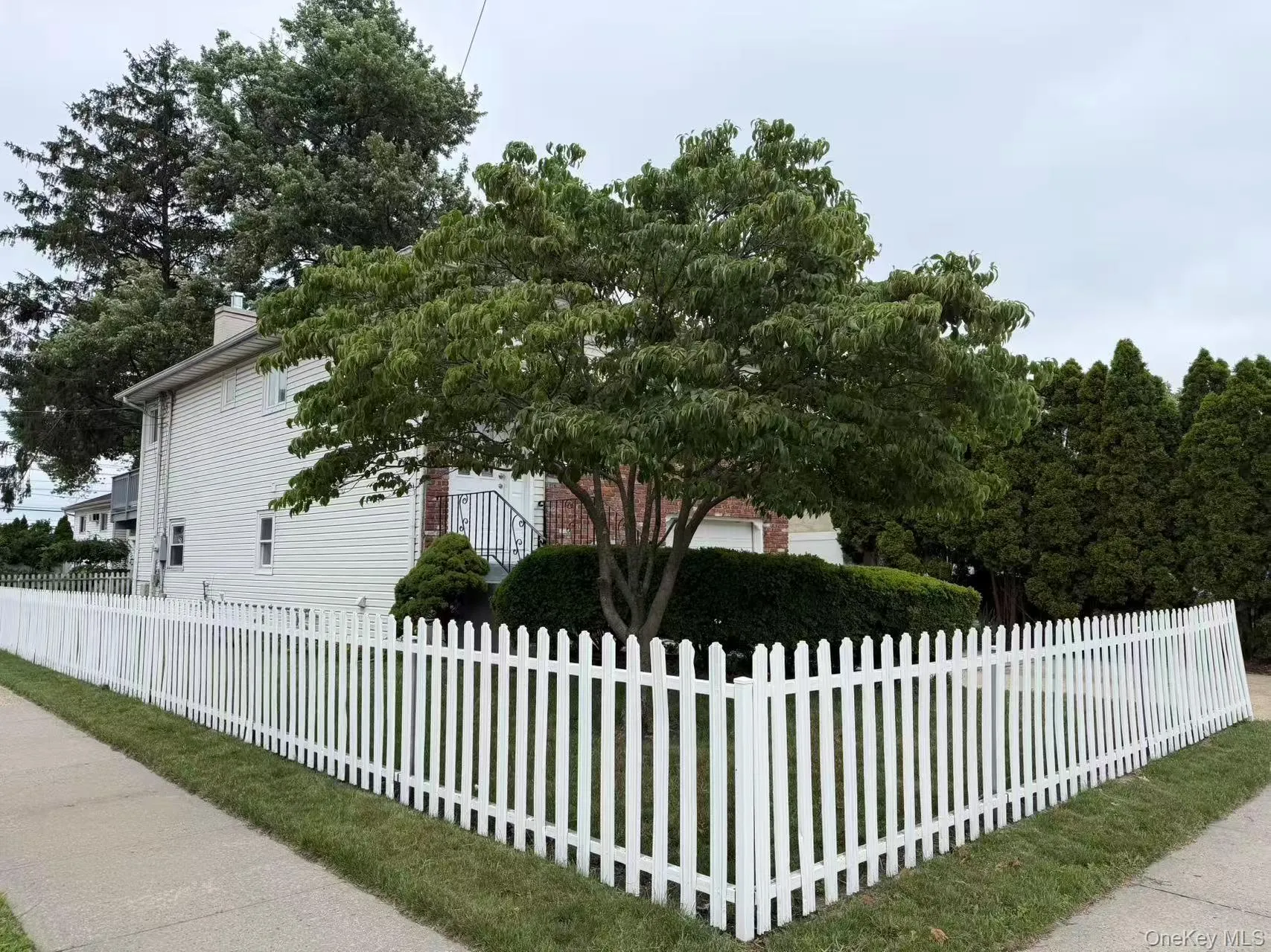 858 Oliver Avenue, North Hempstead, NY, 5 Bedrooms Bedrooms, 9 Rooms Rooms,2 BathroomsBathrooms,Residential,For Rent,Oliver,0,1023008 858 Oliver Avenue, North Hempstead, NY, 5 Bedrooms Bedrooms, 9 Rooms Rooms,2 BathroomsBathrooms,Residential,For Rent,Oliver,0,1023008