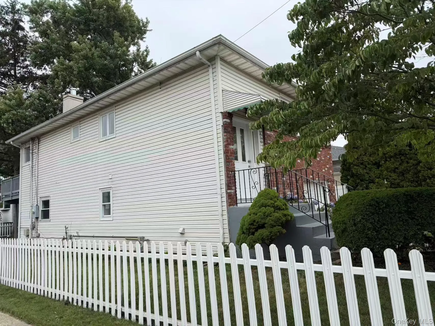 858 Oliver Avenue, North Hempstead, NY, 5 Bedrooms Bedrooms, 9 Rooms Rooms,2 BathroomsBathrooms,Residential,For Rent,Oliver,0,1023008 858 Oliver Avenue, North Hempstead, NY, 5 Bedrooms Bedrooms, 9 Rooms Rooms,2 BathroomsBathrooms,Residential,For Rent,Oliver,0,1023008