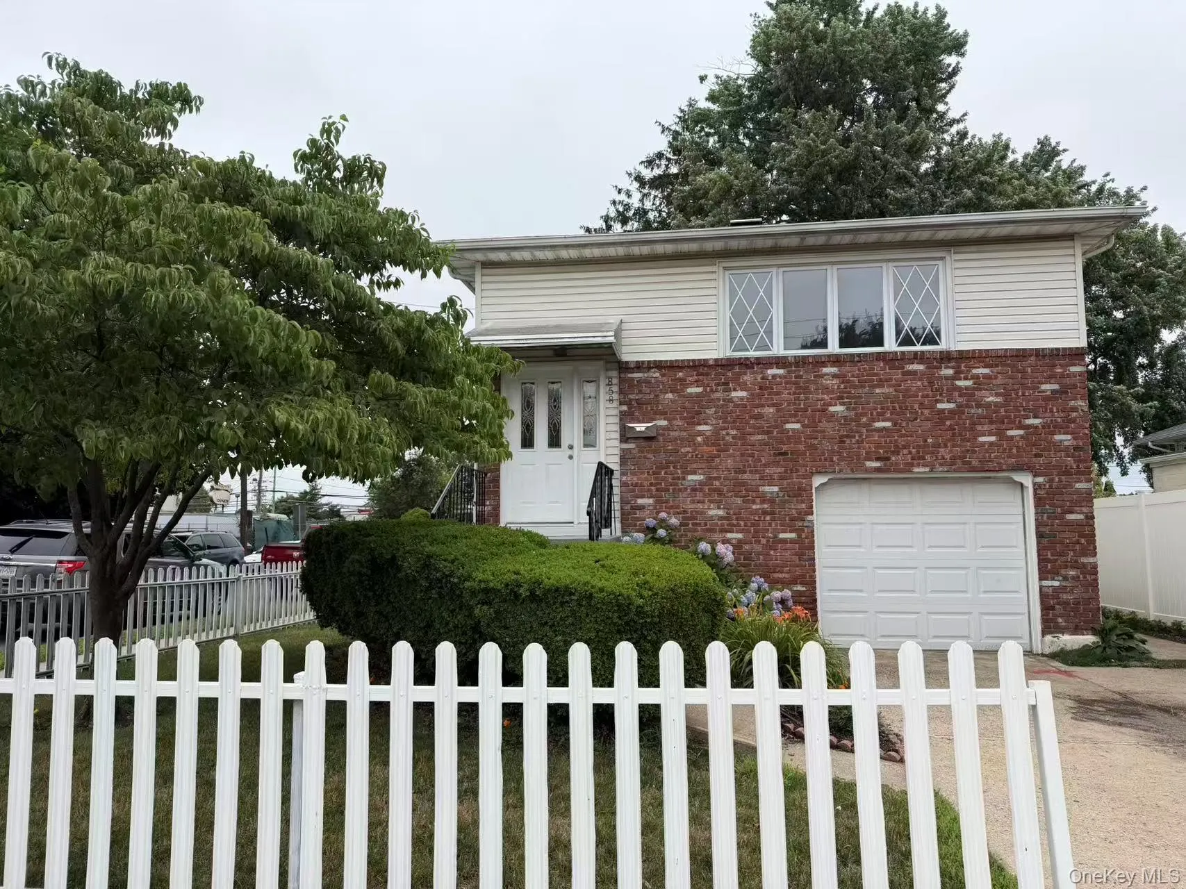 858 Oliver Avenue, North Hempstead, NY, 5 Bedrooms Bedrooms, 9 Rooms Rooms,2 BathroomsBathrooms,Residential,For Rent,Oliver,0,1023008 858 Oliver Avenue, North Hempstead, NY, 5 Bedrooms Bedrooms, 9 Rooms Rooms,2 BathroomsBathrooms,Residential,For Rent,Oliver,0,1023008