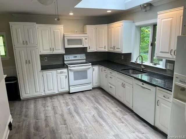 20 Hawxhurst Road, Monroe, NY, 3 Bedrooms Bedrooms, 9 Rooms Rooms,2 BathroomsBathrooms,Residential Lease,For Rent,Hawxhurst,0,1023012 20 Hawxhurst Road, Monroe, NY, 3 Bedrooms Bedrooms, 9 Rooms Rooms,2 BathroomsBathrooms,Residential Lease,For Rent,Hawxhurst,0,1023012