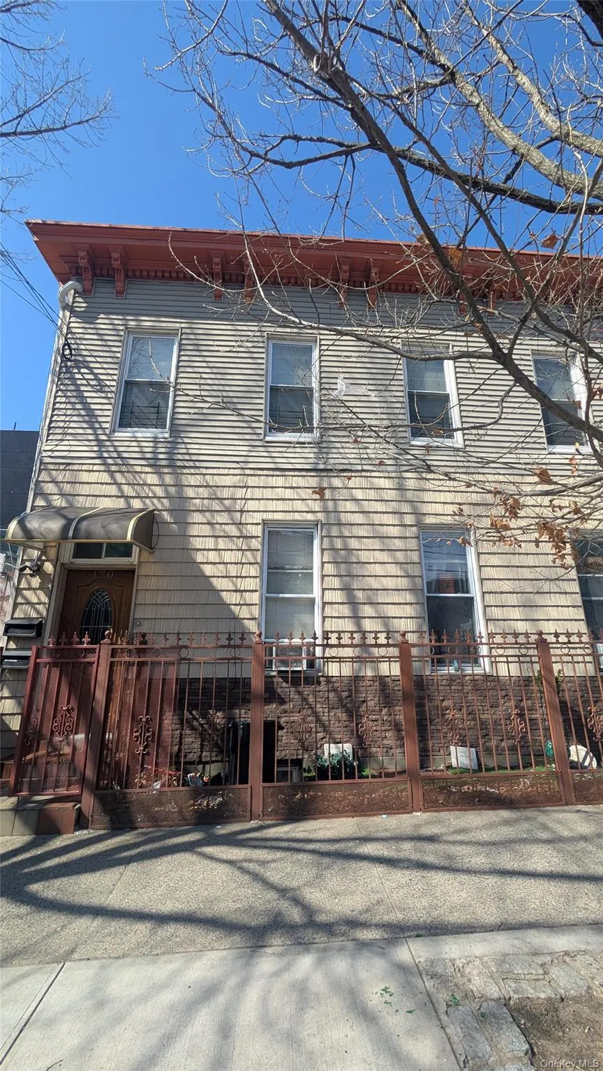 170 Bradford Street, New York, NY, 2 Bedrooms Bedrooms, 4 Rooms Rooms,1 BathroomBathrooms,Residential Lease,For Rent,Bradford,0,1023013 170 Bradford Street, New York, NY, 2 Bedrooms Bedrooms, 4 Rooms Rooms,1 BathroomBathrooms,Residential Lease,For Rent,Bradford,0,1023013