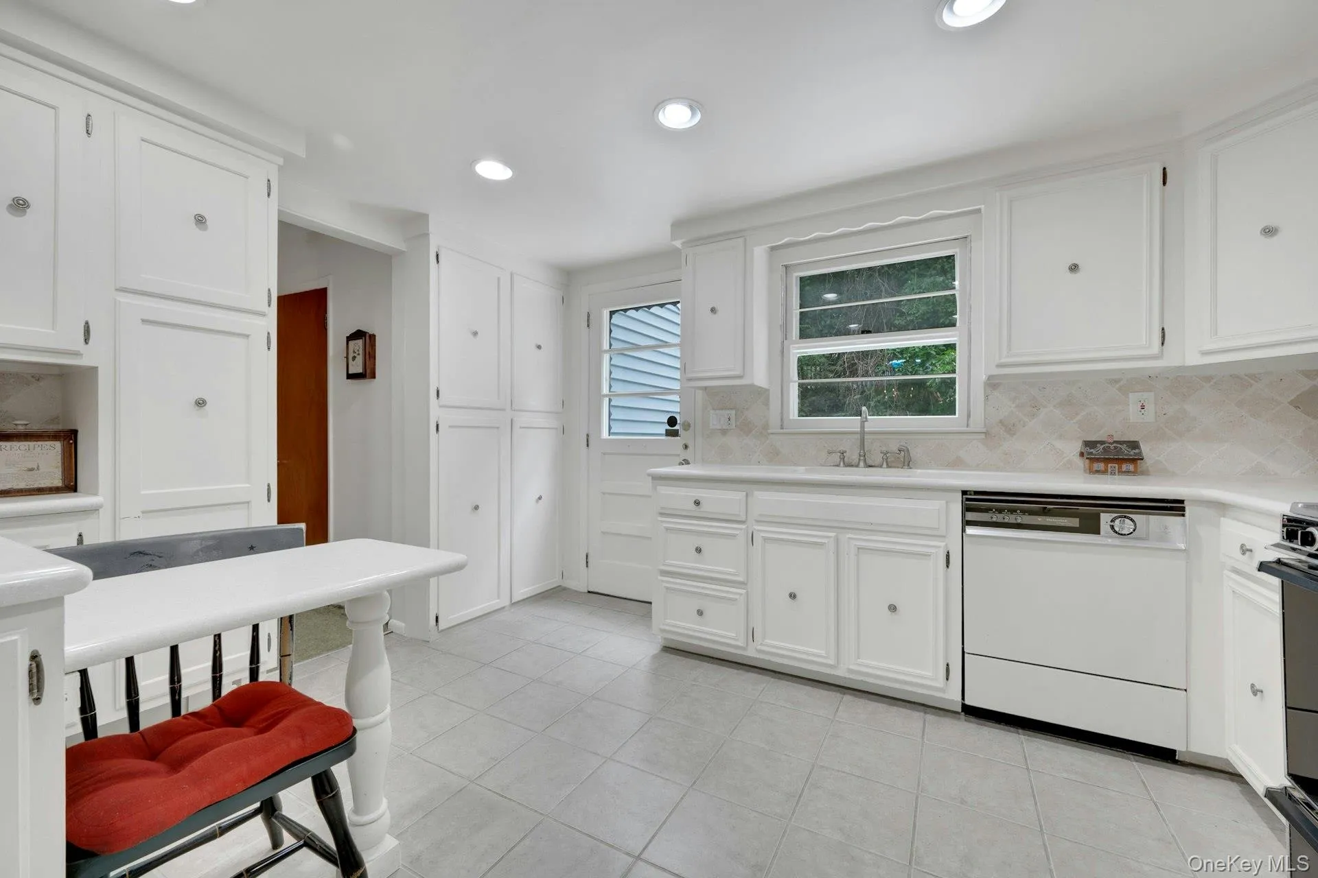 34 Dogwood Drive, Eastchester, NY, 3 Bedrooms Bedrooms, 6 Rooms Rooms,2 BathroomsBathrooms,Residential,For Rent,Dogwood,0,1023014 34 Dogwood Drive, Eastchester, NY, 3 Bedrooms Bedrooms, 6 Rooms Rooms,2 BathroomsBathrooms,Residential,For Rent,Dogwood,0,1023014