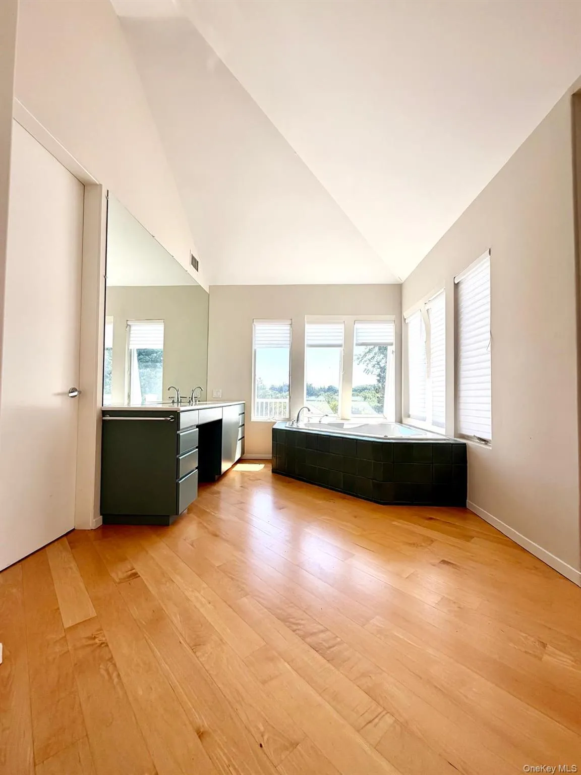 18 Pine Tree Lane, Southampton, NY, 5 Bedrooms Bedrooms, 12 Rooms Rooms,5 BathroomsBathrooms,Residential,For Rent,Pine Tree,0,1023018 18 Pine Tree Lane, Southampton, NY, 5 Bedrooms Bedrooms, 12 Rooms Rooms,5 BathroomsBathrooms,Residential,For Rent,Pine Tree,0,1023018