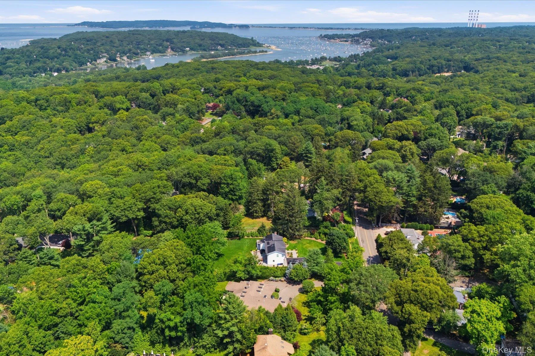Minutes from Northport Village, parks, waterfront, and everyday conveniences. Minutes from Northport Village, parks, waterfront, and everyday conveniences.