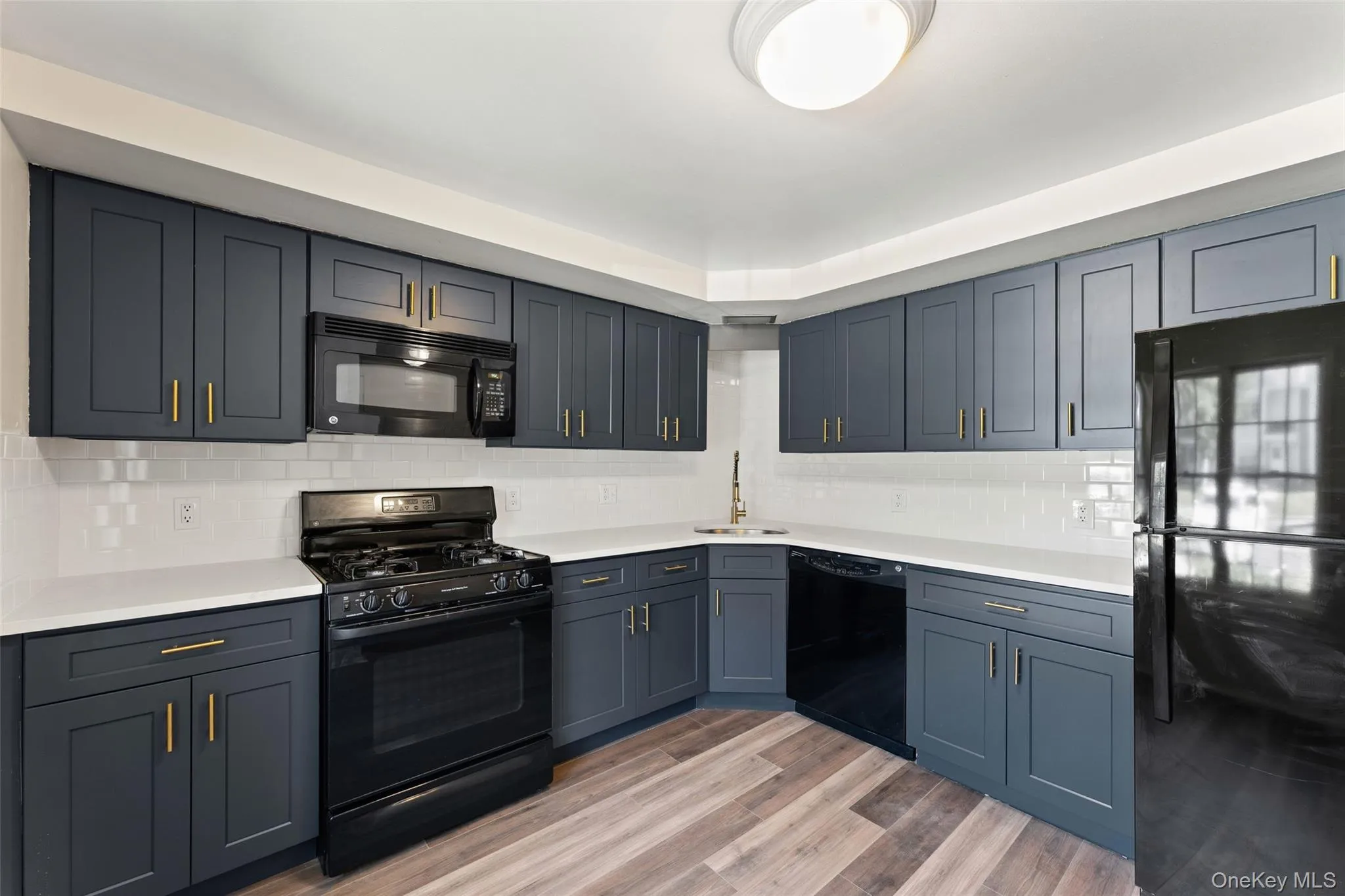 New Kitchen & Appliances New Kitchen & Appliances