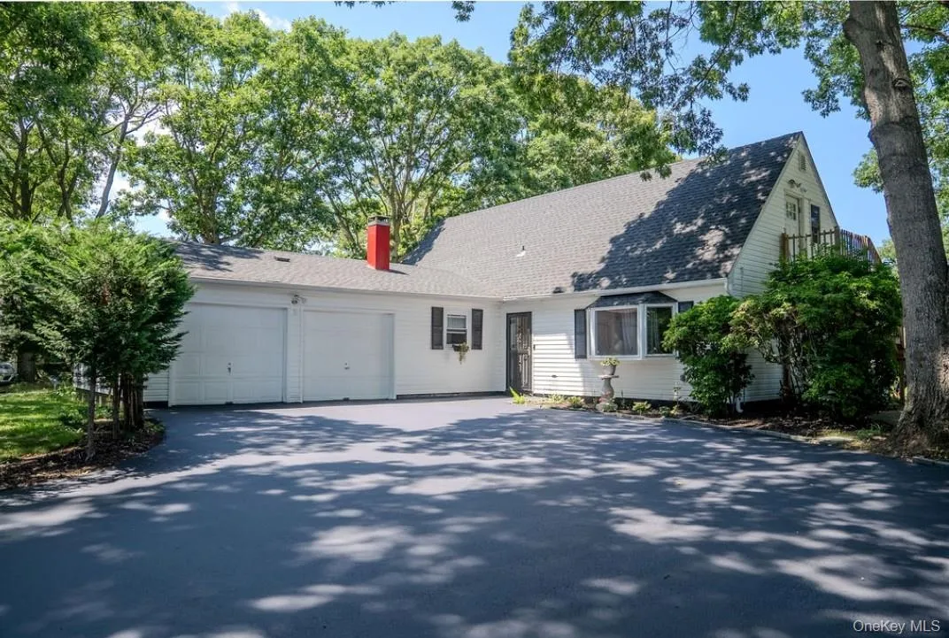 41 Fig Street, Islip, NY, 5 Bedrooms Bedrooms, 11 Rooms Rooms,2 BathroomsBathrooms,Residential,For Rent,Fig,0,1023022 41 Fig Street, Islip, NY, 5 Bedrooms Bedrooms, 11 Rooms Rooms,2 BathroomsBathrooms,Residential,For Rent,Fig,0,1023022