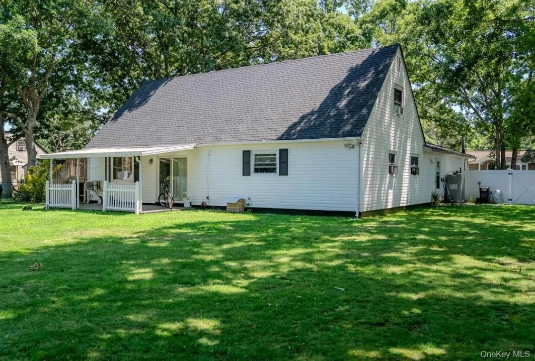 41 Fig Street, Islip, NY, 5 Bedrooms Bedrooms, 11 Rooms Rooms,2 BathroomsBathrooms,Residential,For Rent,Fig,0,1023022 41 Fig Street, Islip, NY, 5 Bedrooms Bedrooms, 11 Rooms Rooms,2 BathroomsBathrooms,Residential,For Rent,Fig,0,1023022
