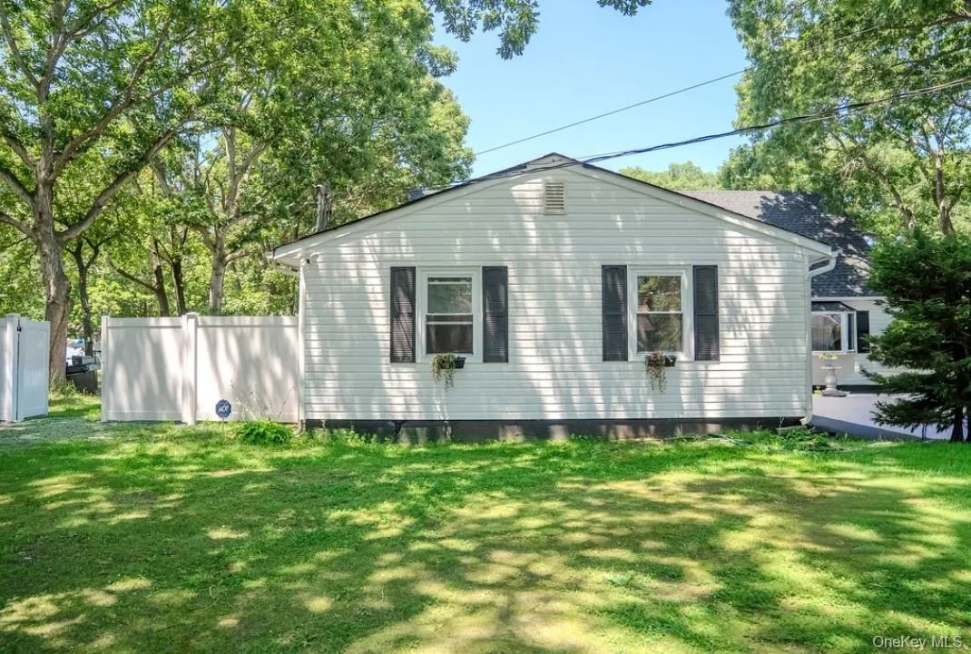 41 Fig Street, Islip, NY, 5 Bedrooms Bedrooms, 11 Rooms Rooms,2 BathroomsBathrooms,Residential,For Rent,Fig,0,1023022 41 Fig Street, Islip, NY, 5 Bedrooms Bedrooms, 11 Rooms Rooms,2 BathroomsBathrooms,Residential,For Rent,Fig,0,1023022
