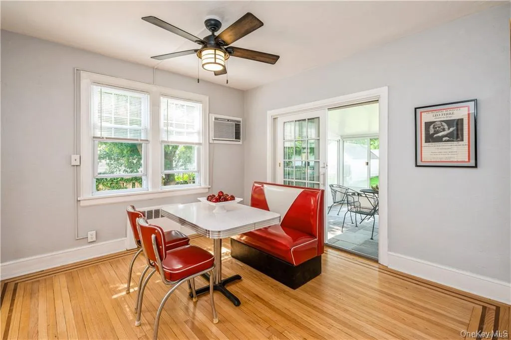 73 Rosedale Avenue, Greenburgh, NY, 3 Bedrooms Bedrooms, 6 Rooms Rooms,1 BathroomBathrooms,Residential Lease,For Rent,Rosedale,0,1023023 73 Rosedale Avenue, Greenburgh, NY, 3 Bedrooms Bedrooms, 6 Rooms Rooms,1 BathroomBathrooms,Residential Lease,For Rent,Rosedale,0,1023023