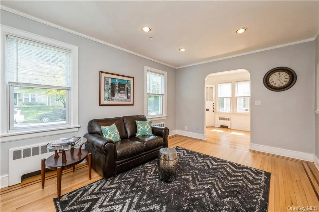 73 Rosedale Avenue, Greenburgh, NY, 3 Bedrooms Bedrooms, 6 Rooms Rooms,1 BathroomBathrooms,Residential Lease,For Rent,Rosedale,0,1023023 73 Rosedale Avenue, Greenburgh, NY, 3 Bedrooms Bedrooms, 6 Rooms Rooms,1 BathroomBathrooms,Residential Lease,For Rent,Rosedale,0,1023023
