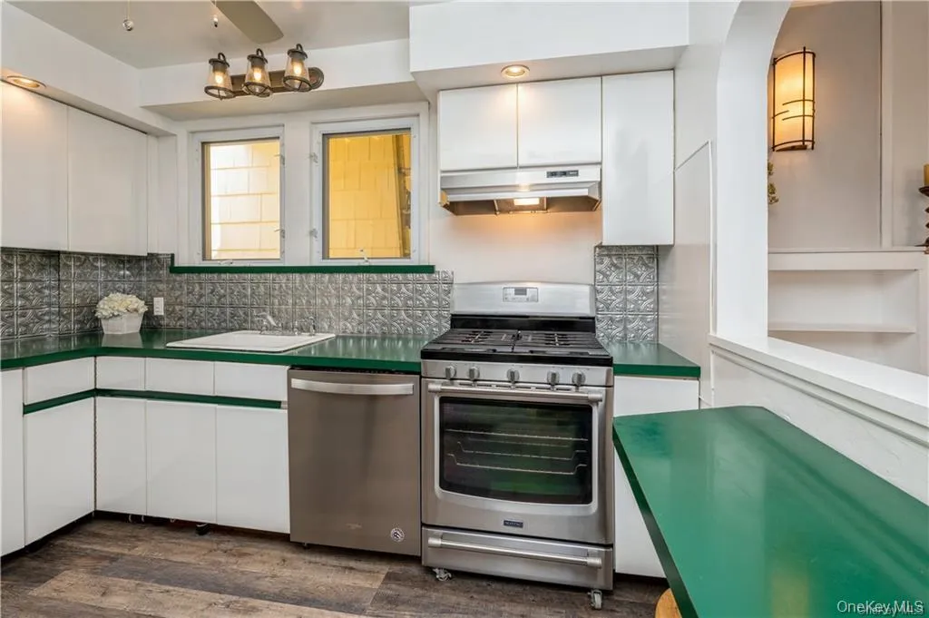 73 Rosedale Avenue, Greenburgh, NY, 3 Bedrooms Bedrooms, 6 Rooms Rooms,1 BathroomBathrooms,Residential Lease,For Rent,Rosedale,0,1023023 73 Rosedale Avenue, Greenburgh, NY, 3 Bedrooms Bedrooms, 6 Rooms Rooms,1 BathroomBathrooms,Residential Lease,For Rent,Rosedale,0,1023023