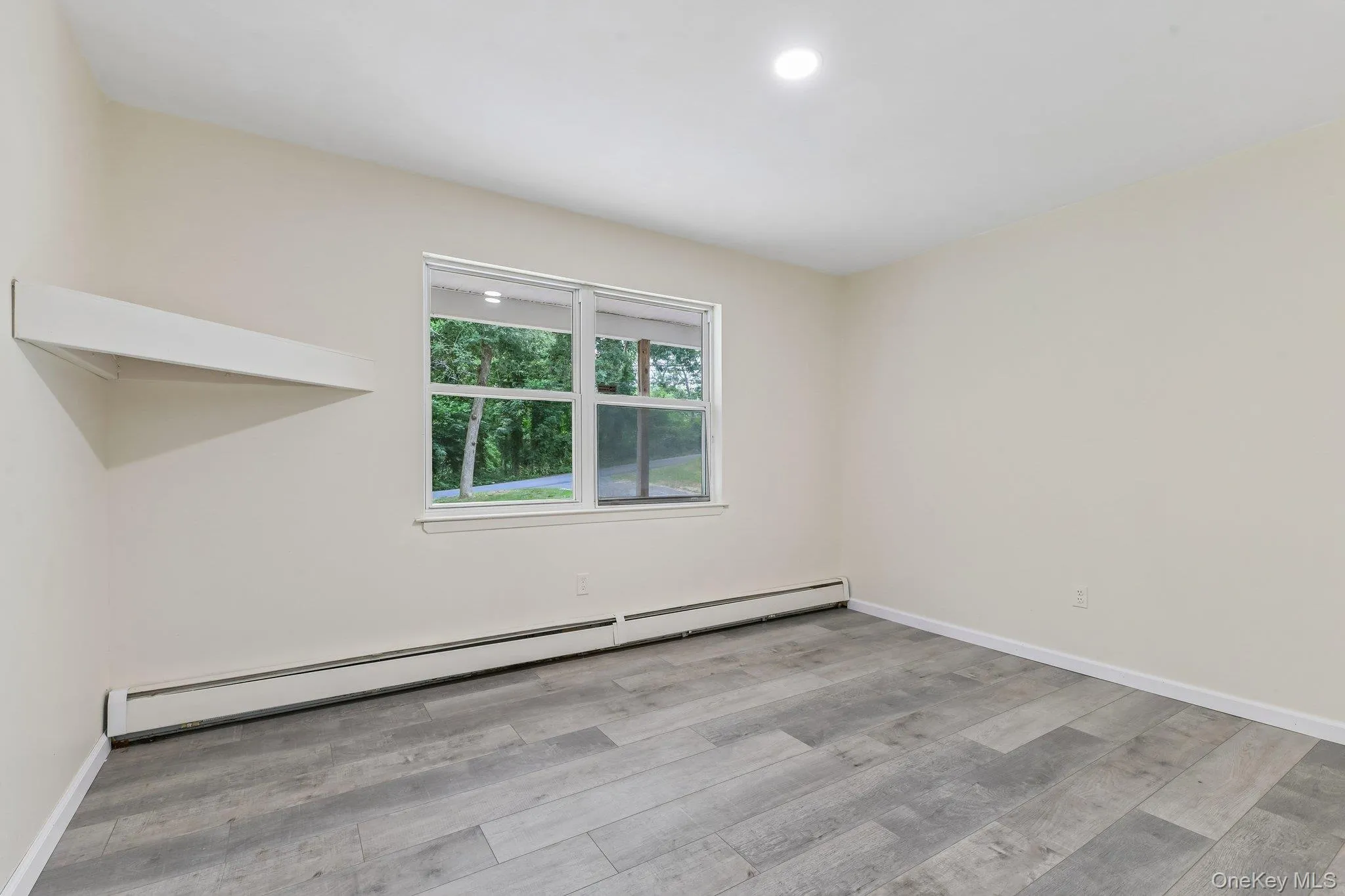 22 Red Maple Road, Brookhaven, NY, 3 Bedrooms Bedrooms, 5 Rooms Rooms,2 BathroomsBathrooms,Residential,For Rent,Red Maple,0,1023024 22 Red Maple Road, Brookhaven, NY, 3 Bedrooms Bedrooms, 5 Rooms Rooms,2 BathroomsBathrooms,Residential,For Rent,Red Maple,0,1023024