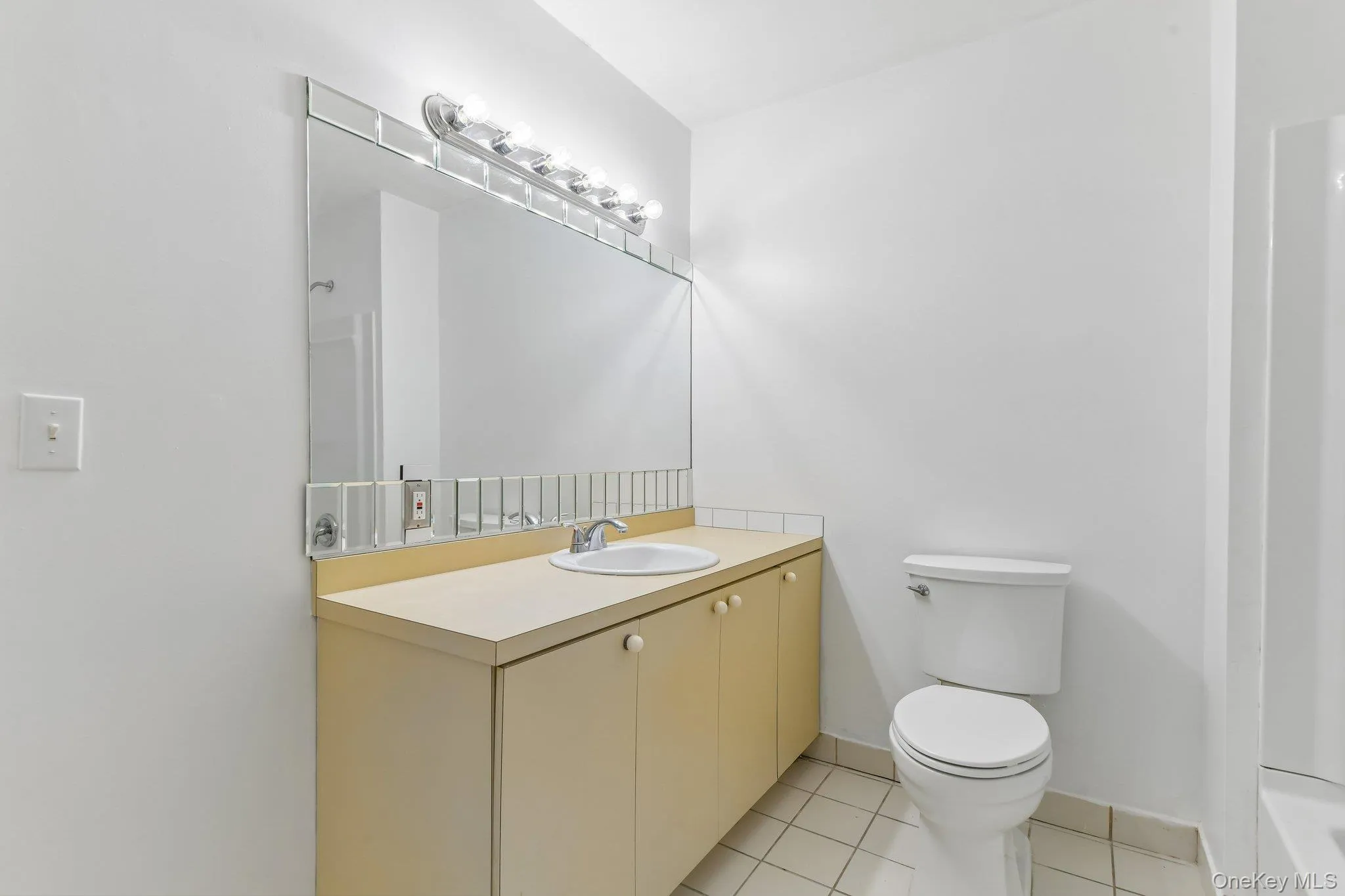 22 Red Maple Road, Brookhaven, NY, 3 Bedrooms Bedrooms, 5 Rooms Rooms,2 BathroomsBathrooms,Residential,For Rent,Red Maple,0,1023024 22 Red Maple Road, Brookhaven, NY, 3 Bedrooms Bedrooms, 5 Rooms Rooms,2 BathroomsBathrooms,Residential,For Rent,Red Maple,0,1023024