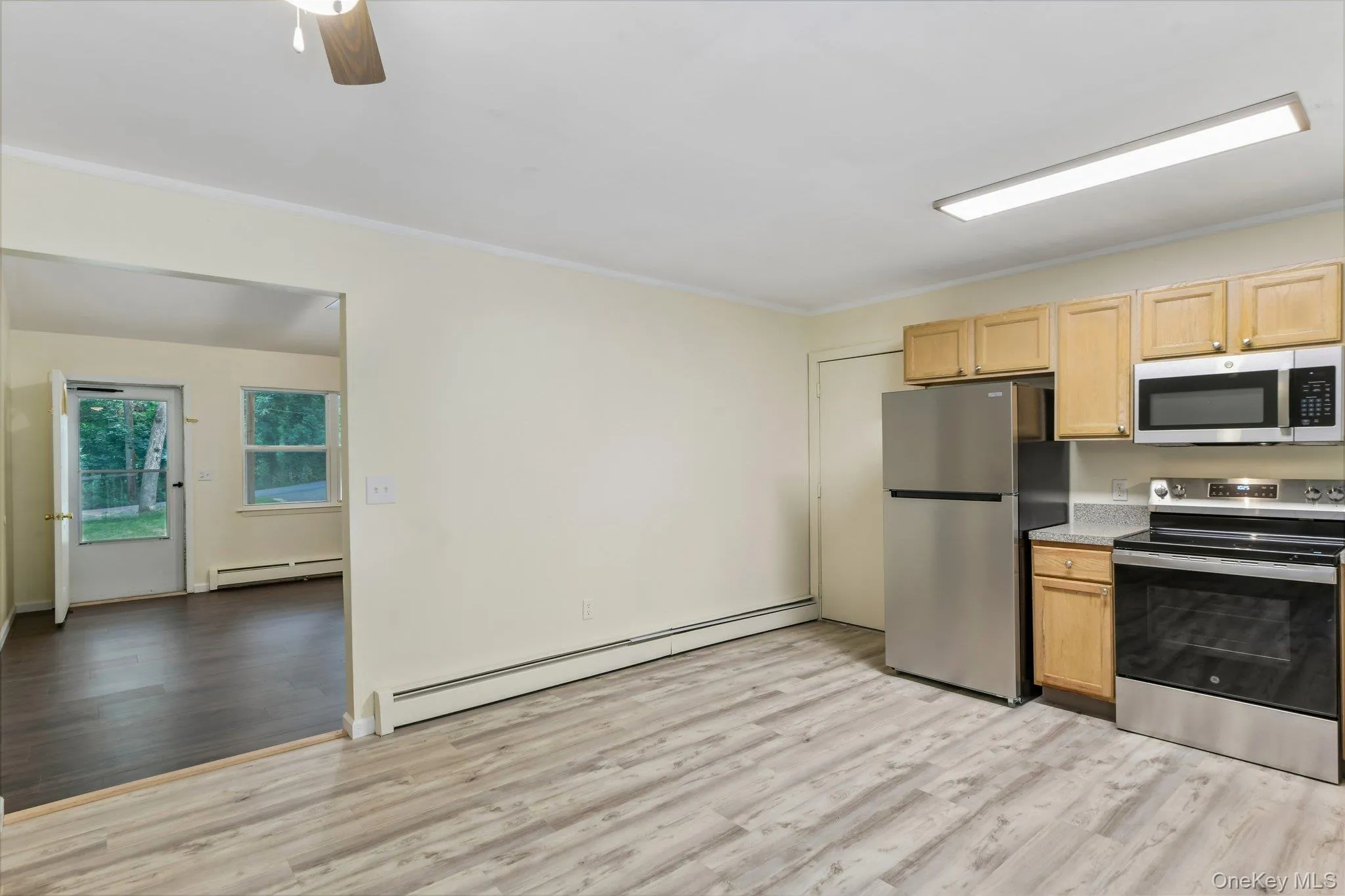 22 Red Maple Road, Brookhaven, NY, 3 Bedrooms Bedrooms, 5 Rooms Rooms,2 BathroomsBathrooms,Residential,For Rent,Red Maple,0,1023024 22 Red Maple Road, Brookhaven, NY, 3 Bedrooms Bedrooms, 5 Rooms Rooms,2 BathroomsBathrooms,Residential,For Rent,Red Maple,0,1023024