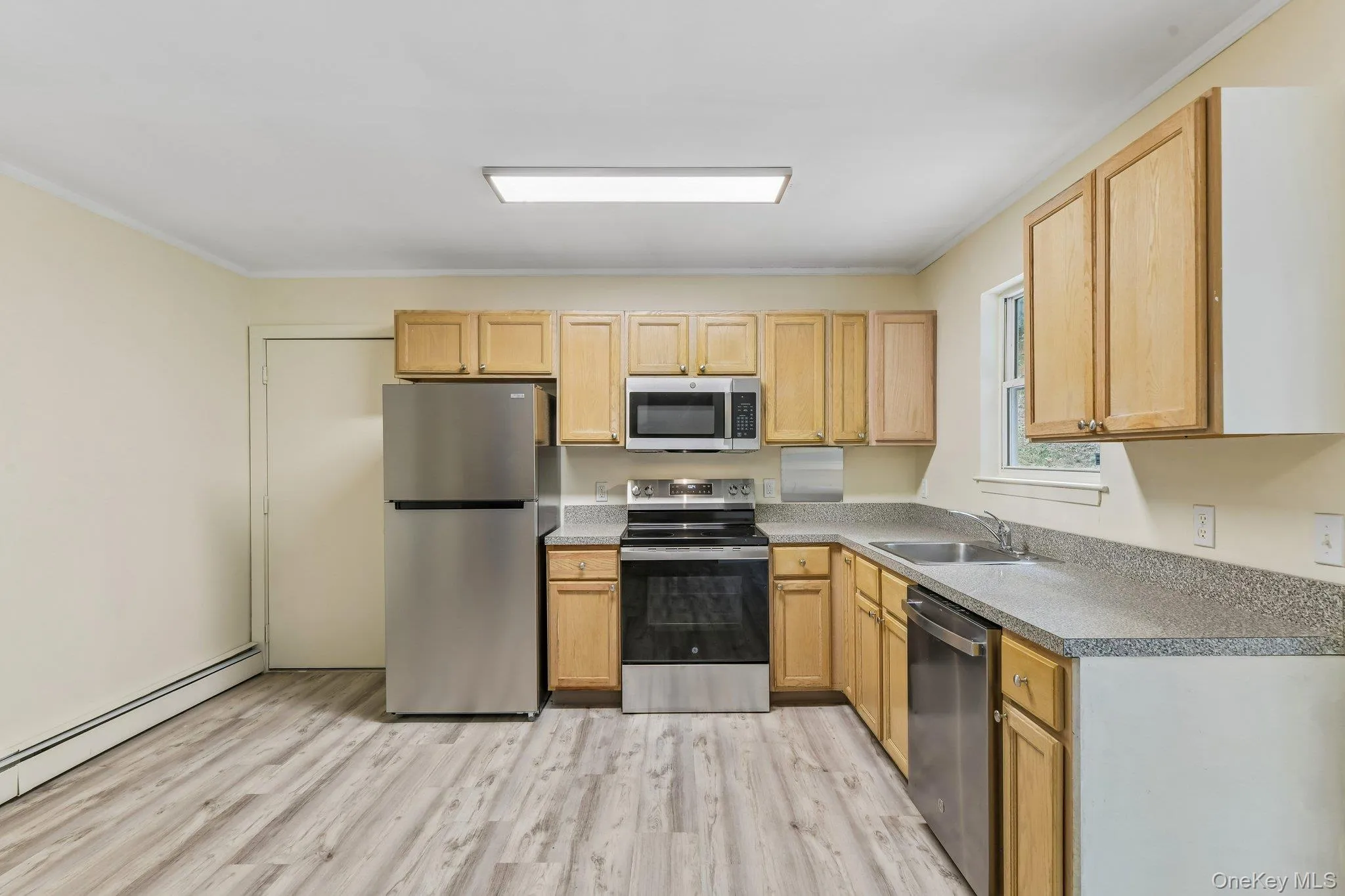 22 Red Maple Road, Brookhaven, NY, 3 Bedrooms Bedrooms, 5 Rooms Rooms,2 BathroomsBathrooms,Residential,For Rent,Red Maple,0,1023024 22 Red Maple Road, Brookhaven, NY, 3 Bedrooms Bedrooms, 5 Rooms Rooms,2 BathroomsBathrooms,Residential,For Rent,Red Maple,0,1023024