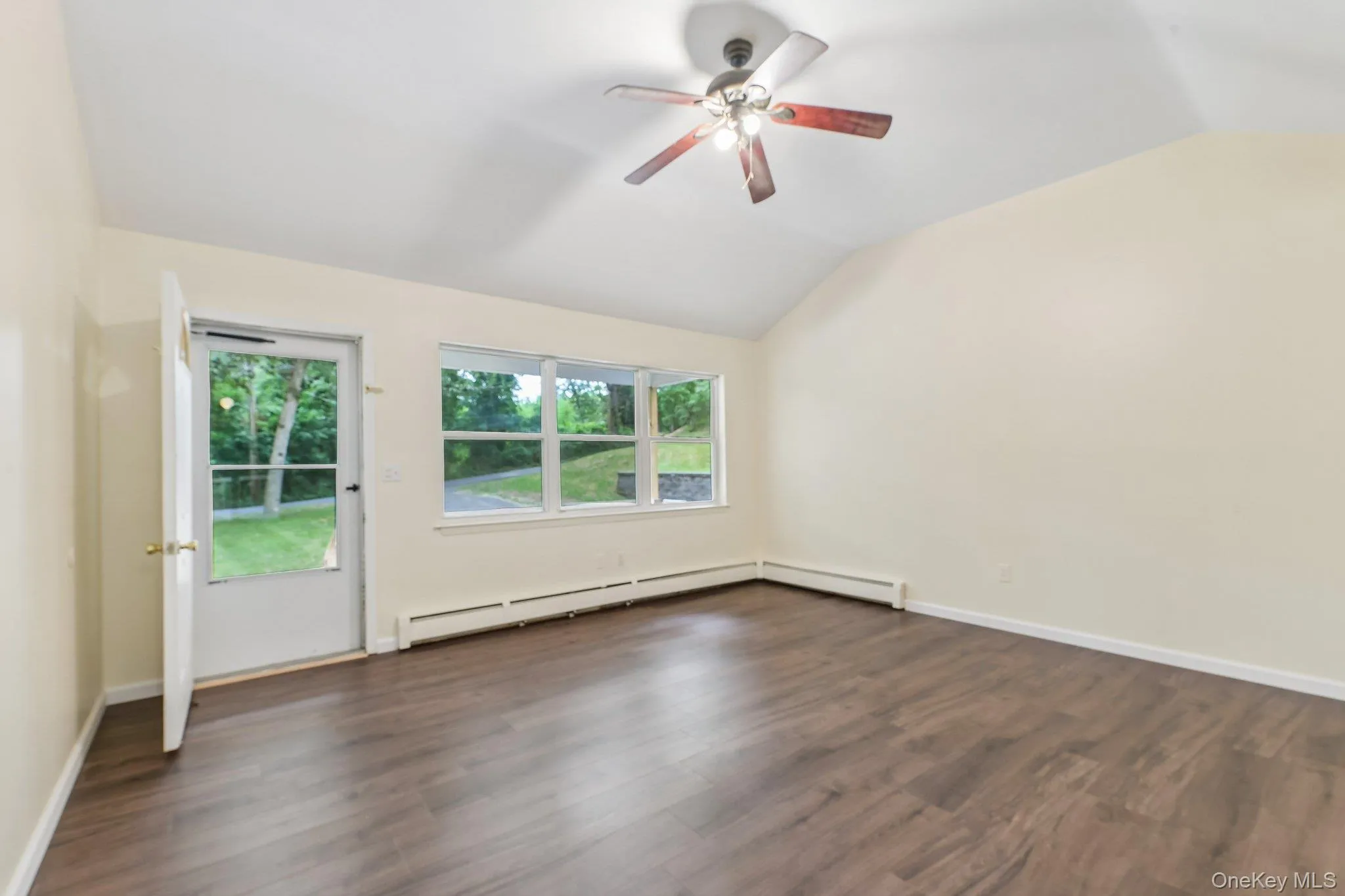 22 Red Maple Road, Brookhaven, NY, 3 Bedrooms Bedrooms, 5 Rooms Rooms,2 BathroomsBathrooms,Residential,For Rent,Red Maple,0,1023024 22 Red Maple Road, Brookhaven, NY, 3 Bedrooms Bedrooms, 5 Rooms Rooms,2 BathroomsBathrooms,Residential,For Rent,Red Maple,0,1023024