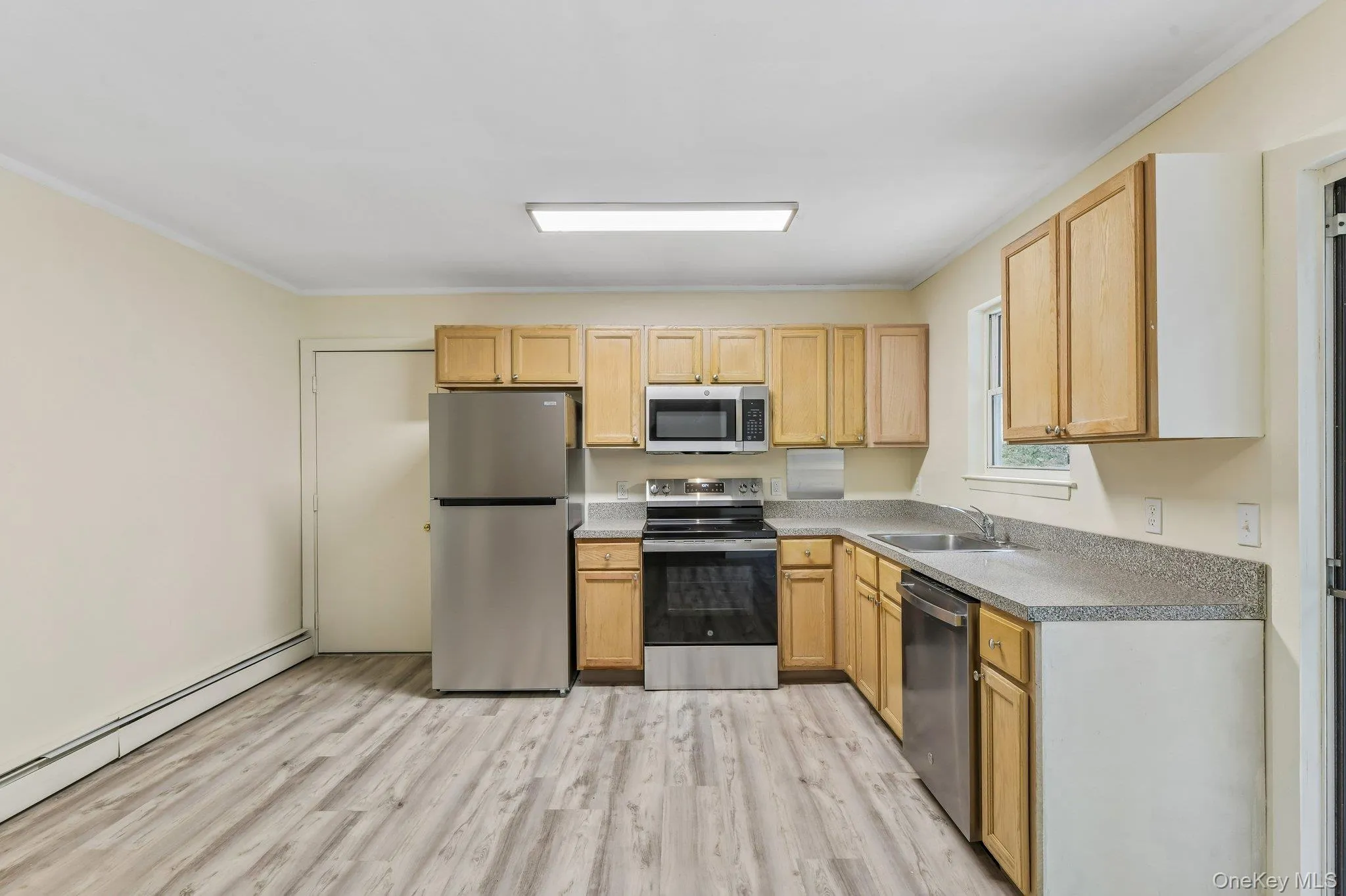 22 Red Maple Road, Brookhaven, NY, 3 Bedrooms Bedrooms, 5 Rooms Rooms,2 BathroomsBathrooms,Residential,For Rent,Red Maple,0,1023024 22 Red Maple Road, Brookhaven, NY, 3 Bedrooms Bedrooms, 5 Rooms Rooms,2 BathroomsBathrooms,Residential,For Rent,Red Maple,0,1023024