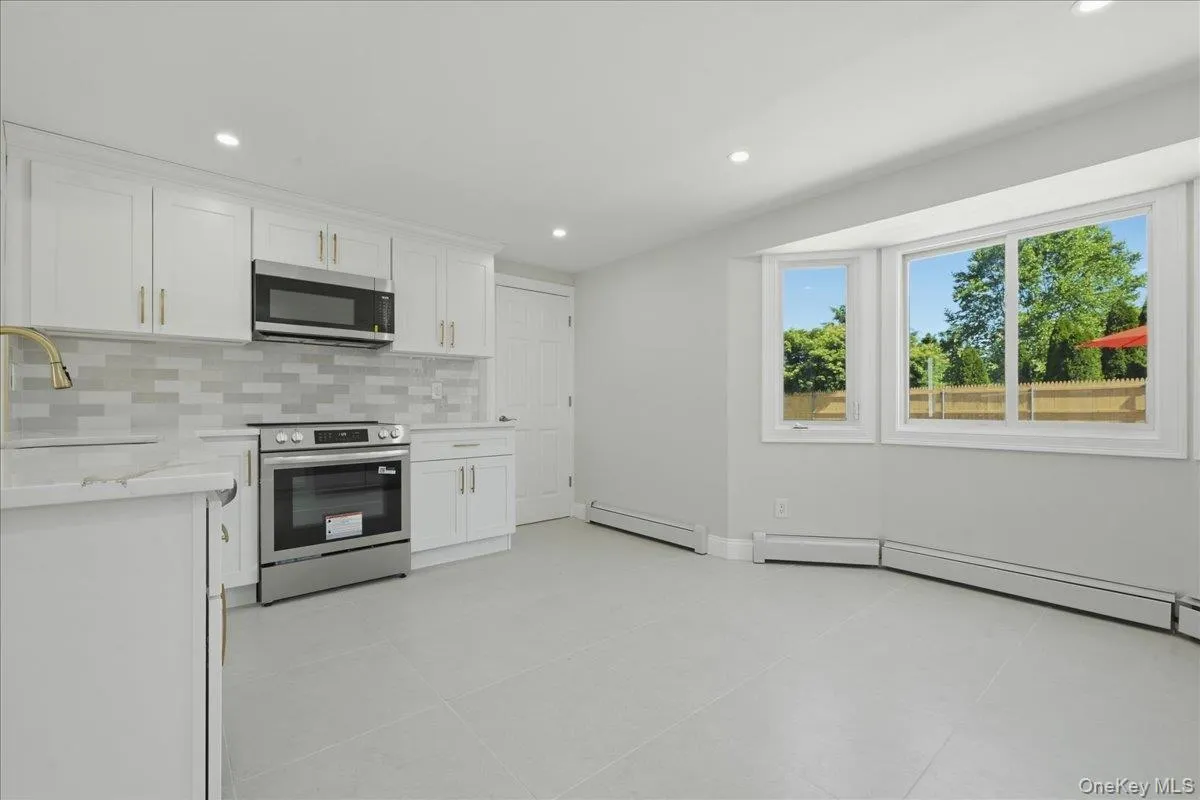 5 Bernice Court, Brookhaven, NY, 4 Bedrooms Bedrooms, 8 Rooms Rooms,2 BathroomsBathrooms,Residential,For Rent,Bernice,0,1023030 5 Bernice Court, Brookhaven, NY, 4 Bedrooms Bedrooms, 8 Rooms Rooms,2 BathroomsBathrooms,Residential,For Rent,Bernice,0,1023030