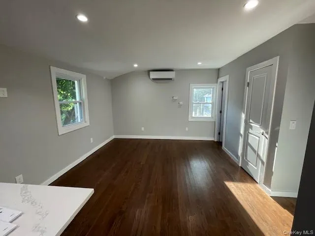 71 Lannon Place, North Hempstead, NY, 1 Bedroom Bedrooms, 3 Rooms Rooms,1 BathroomBathrooms,Residential Lease,For Rent,Lannon,0,1023032 71 Lannon Place, North Hempstead, NY, 1 Bedroom Bedrooms, 3 Rooms Rooms,1 BathroomBathrooms,Residential Lease,For Rent,Lannon,0,1023032