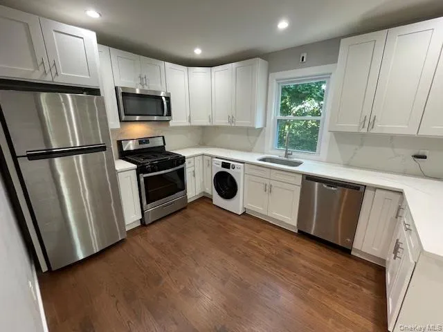 71 Lannon Place, North Hempstead, NY, 1 Bedroom Bedrooms, 3 Rooms Rooms,1 BathroomBathrooms,Residential Lease,For Rent,Lannon,0,1023032 71 Lannon Place, North Hempstead, NY, 1 Bedroom Bedrooms, 3 Rooms Rooms,1 BathroomBathrooms,Residential Lease,For Rent,Lannon,0,1023032