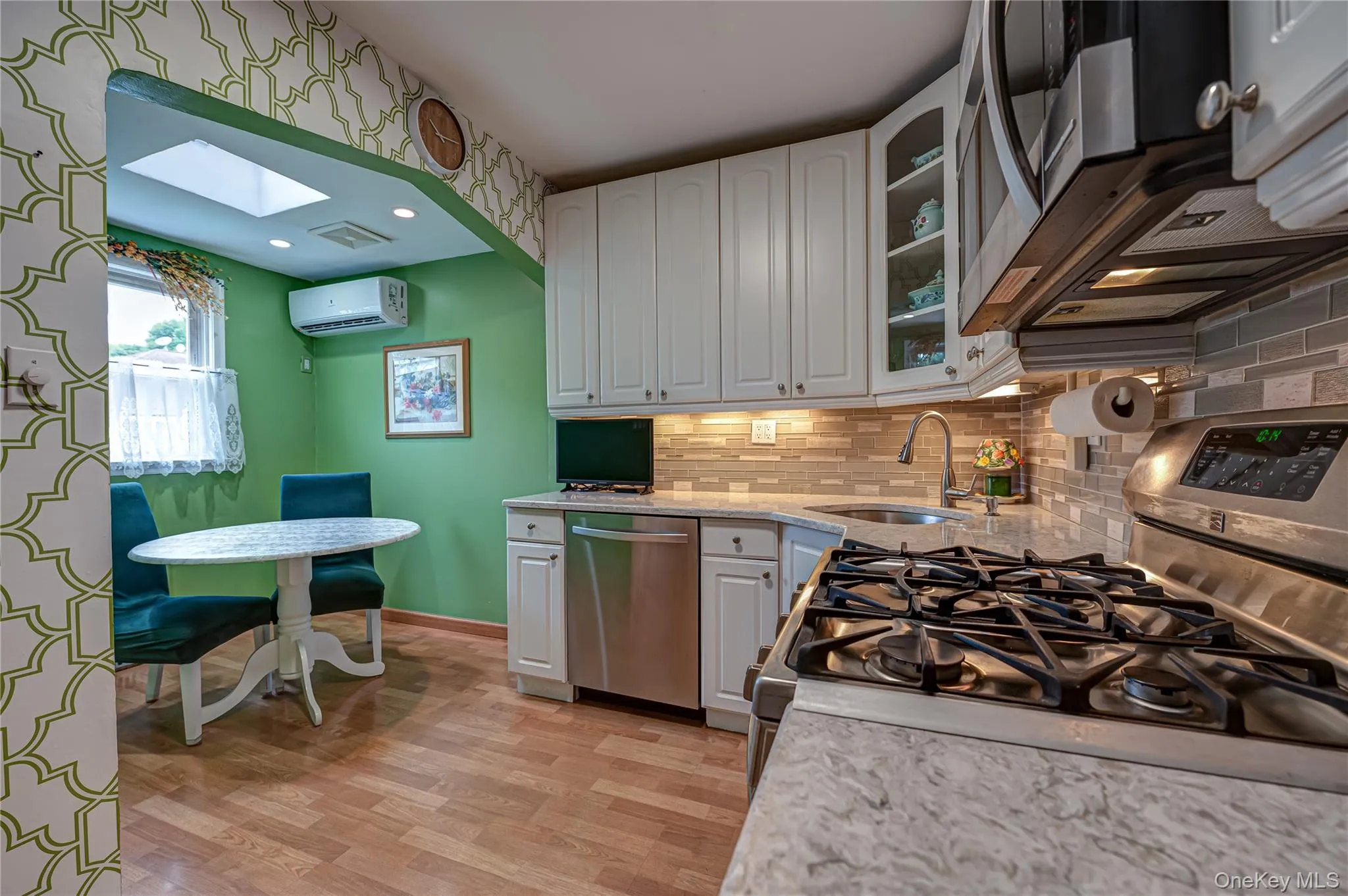 24207 83rd Avenue, New York, NY, 4 Bedrooms Bedrooms, 8 Rooms Rooms,2 BathroomsBathrooms,Residential,For Rent,83rd,0,1023033 24207 83rd Avenue, New York, NY, 4 Bedrooms Bedrooms, 8 Rooms Rooms,2 BathroomsBathrooms,Residential,For Rent,83rd,0,1023033