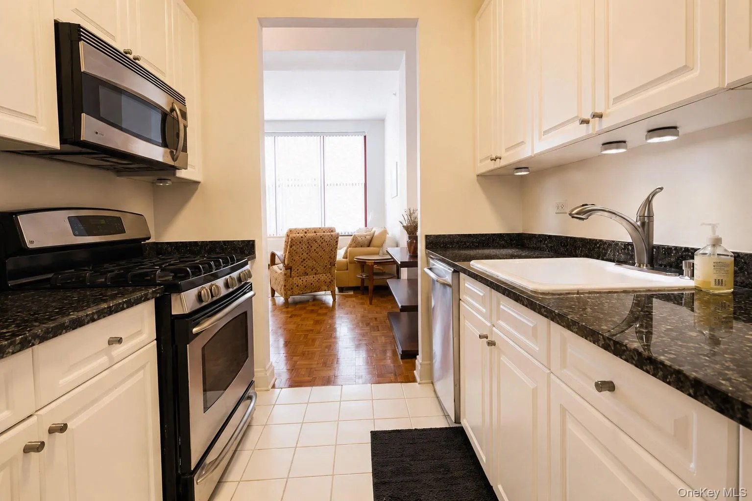 1 Scarsdale Road, Eastchester, NY, 1 Bedroom Bedrooms, 3 Rooms Rooms,1 BathroomBathrooms,Residential,For Rent,Scarsdale,0,1023040 1 Scarsdale Road, Eastchester, NY, 1 Bedroom Bedrooms, 3 Rooms Rooms,1 BathroomBathrooms,Residential,For Rent,Scarsdale,0,1023040