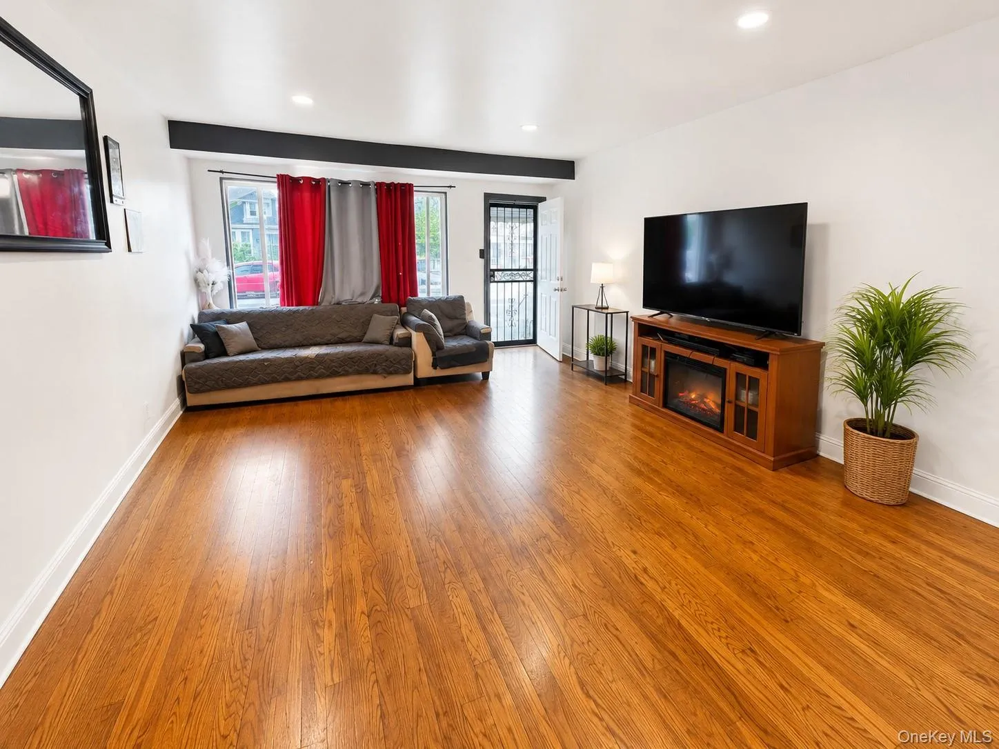 10713 Sutter Avenue, New York, NY, 3 Bedrooms Bedrooms, ,2 BathroomsBathrooms,Residential,For Rent,Sutter,0,1023042 10713 Sutter Avenue, New York, NY, 3 Bedrooms Bedrooms, ,2 BathroomsBathrooms,Residential,For Rent,Sutter,0,1023042