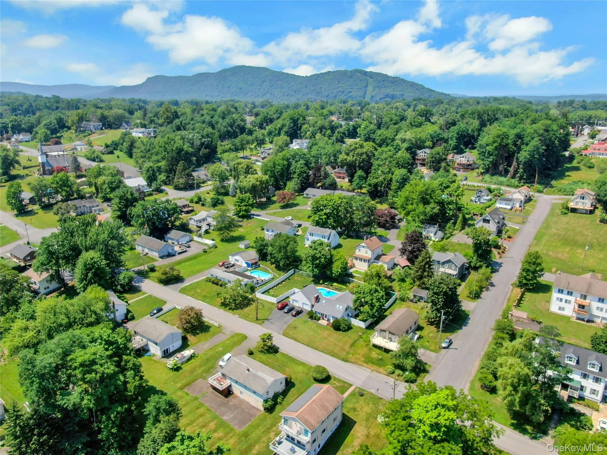 188 Hoyt Street, Esopus, NY, 3 Bedrooms Bedrooms, 6 Rooms Rooms,2 BathroomsBathrooms,Residential,For Rent,Hoyt,0,1023045 188 Hoyt Street, Esopus, NY, 3 Bedrooms Bedrooms, 6 Rooms Rooms,2 BathroomsBathrooms,Residential,For Rent,Hoyt,0,1023045