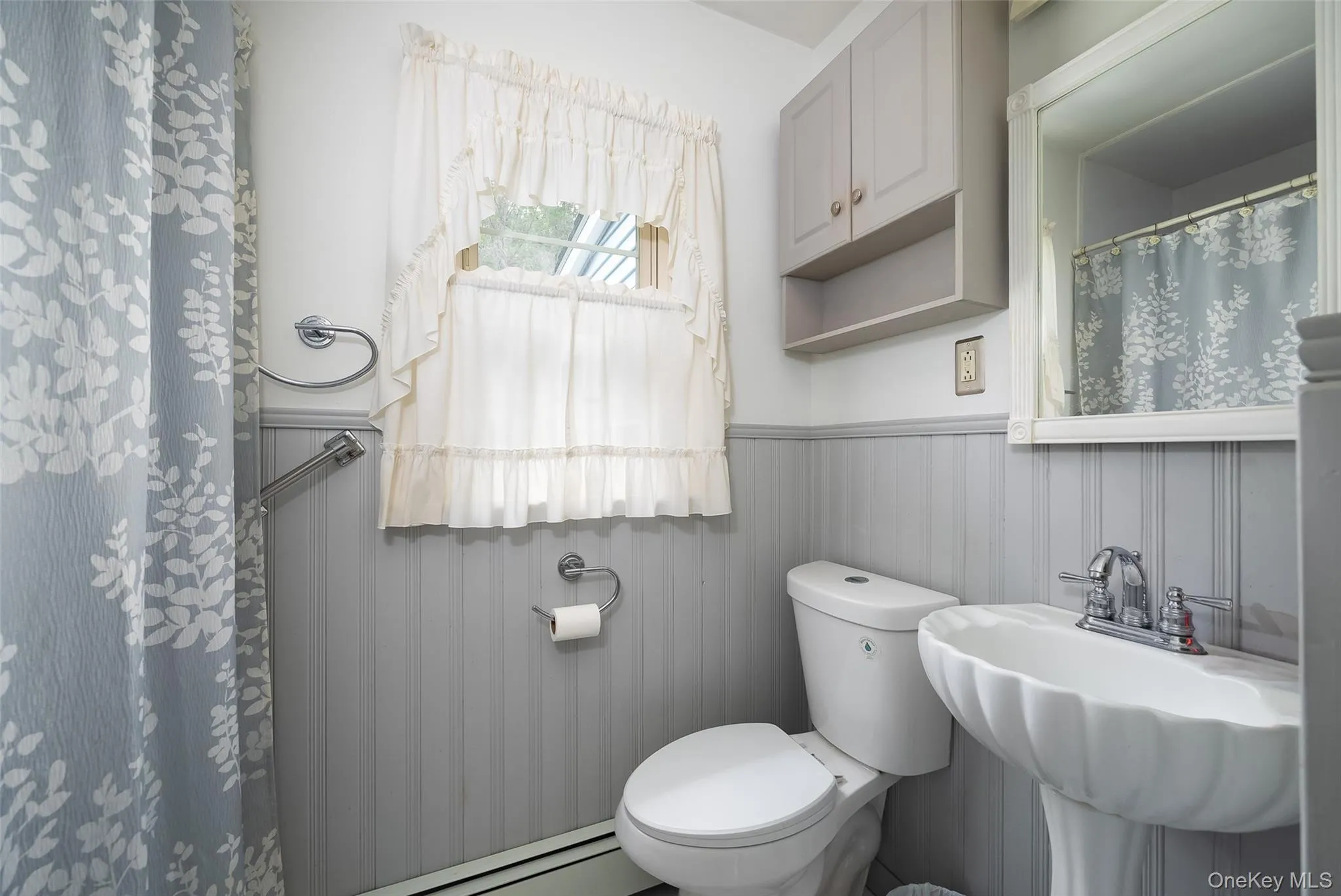 45 Holt Road, Hyde Park, NY, 2 Bedrooms Bedrooms, 4 Rooms Rooms,1 BathroomBathrooms,Residential,For Rent,Holt,0,1023047 45 Holt Road, Hyde Park, NY, 2 Bedrooms Bedrooms, 4 Rooms Rooms,1 BathroomBathrooms,Residential,For Rent,Holt,0,1023047