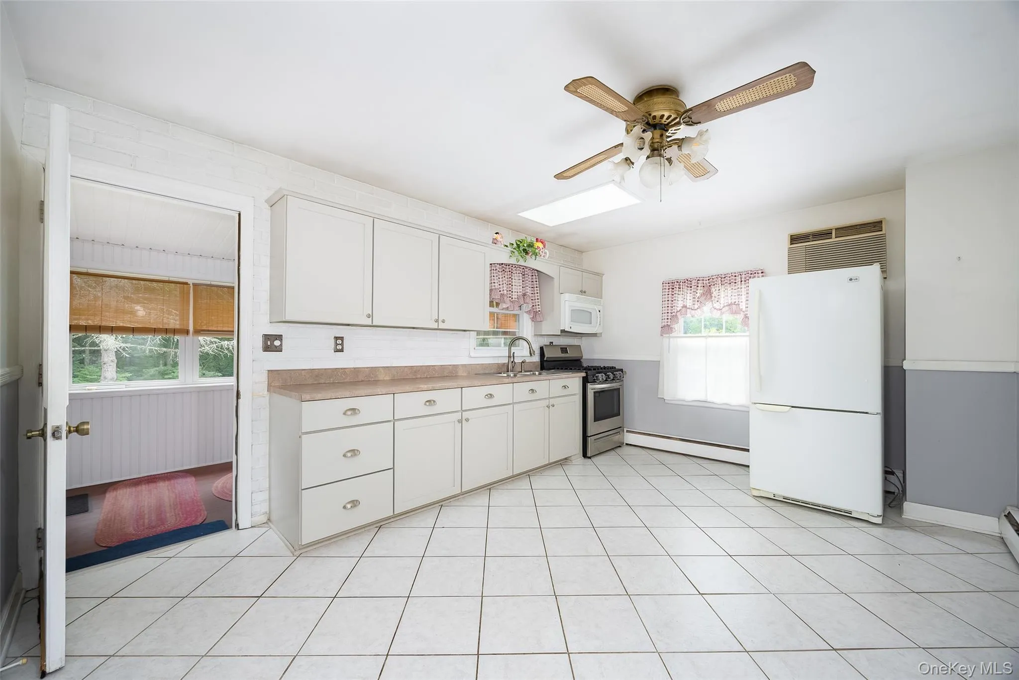 45 Holt Road, Hyde Park, NY, 2 Bedrooms Bedrooms, 4 Rooms Rooms,1 BathroomBathrooms,Residential,For Rent,Holt,0,1023047 45 Holt Road, Hyde Park, NY, 2 Bedrooms Bedrooms, 4 Rooms Rooms,1 BathroomBathrooms,Residential,For Rent,Holt,0,1023047